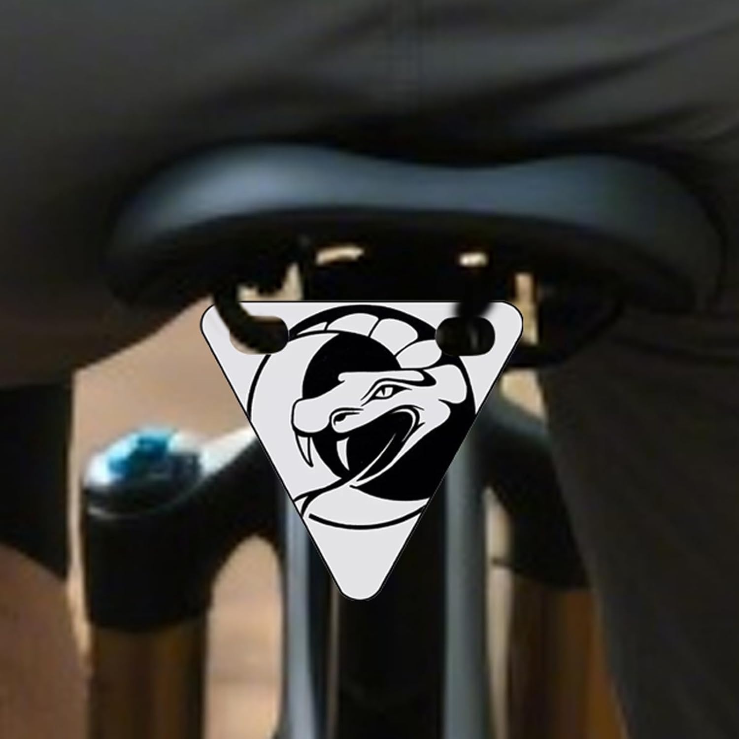 Bike Reflectors, Outdoor Cycling Warning Sign, Decorative Visibility Enhancer Triangle Plate for Touring Race Urban Cycling Commuting Mountain Biking Night Riding - B image number 6