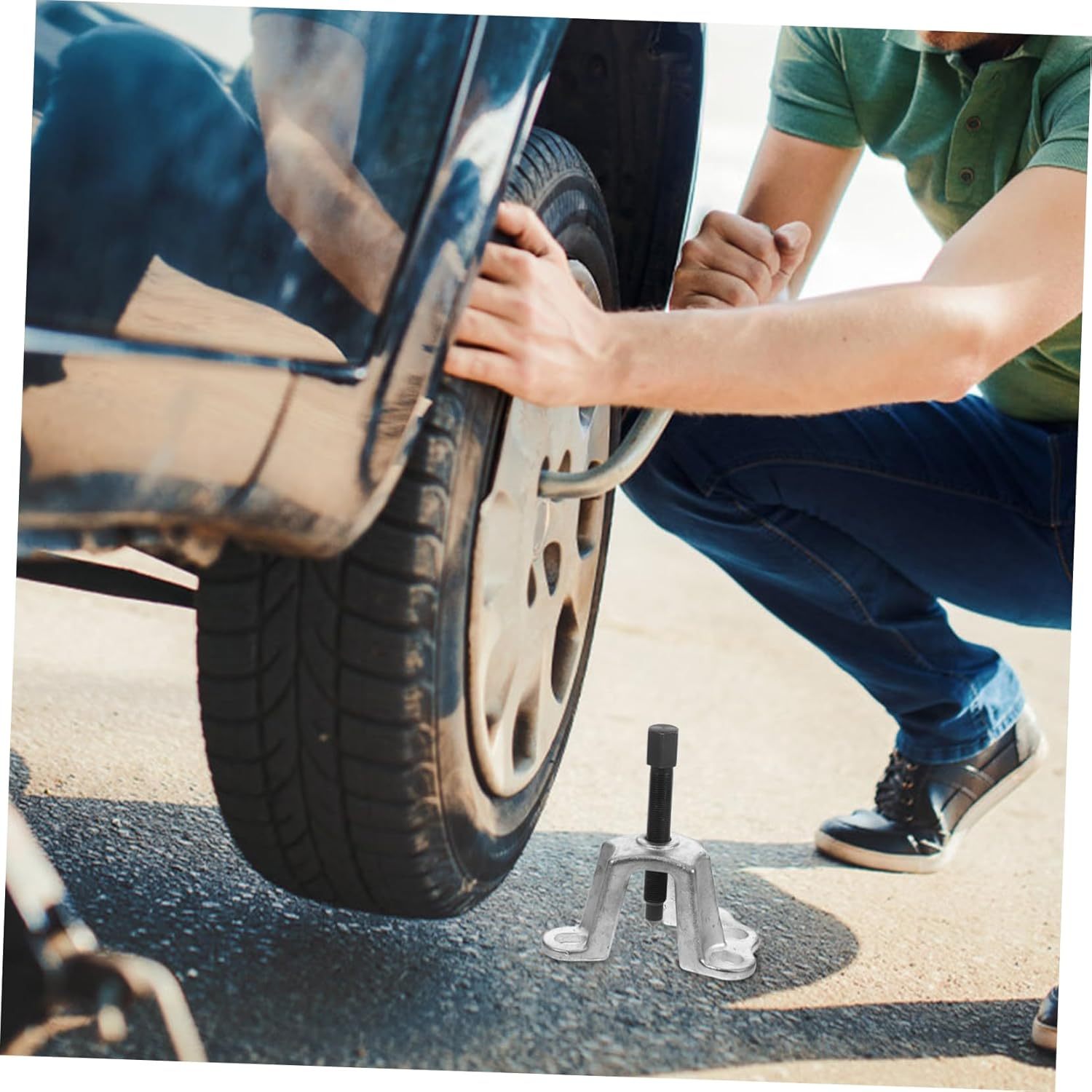 LALADEFIEE Front Hub Puller Brake Drum Puller Tool Silver Sturdy Steel Construction Compact Design for Automotive Repair and Axle Removal Professional Mechanic Use image number 1