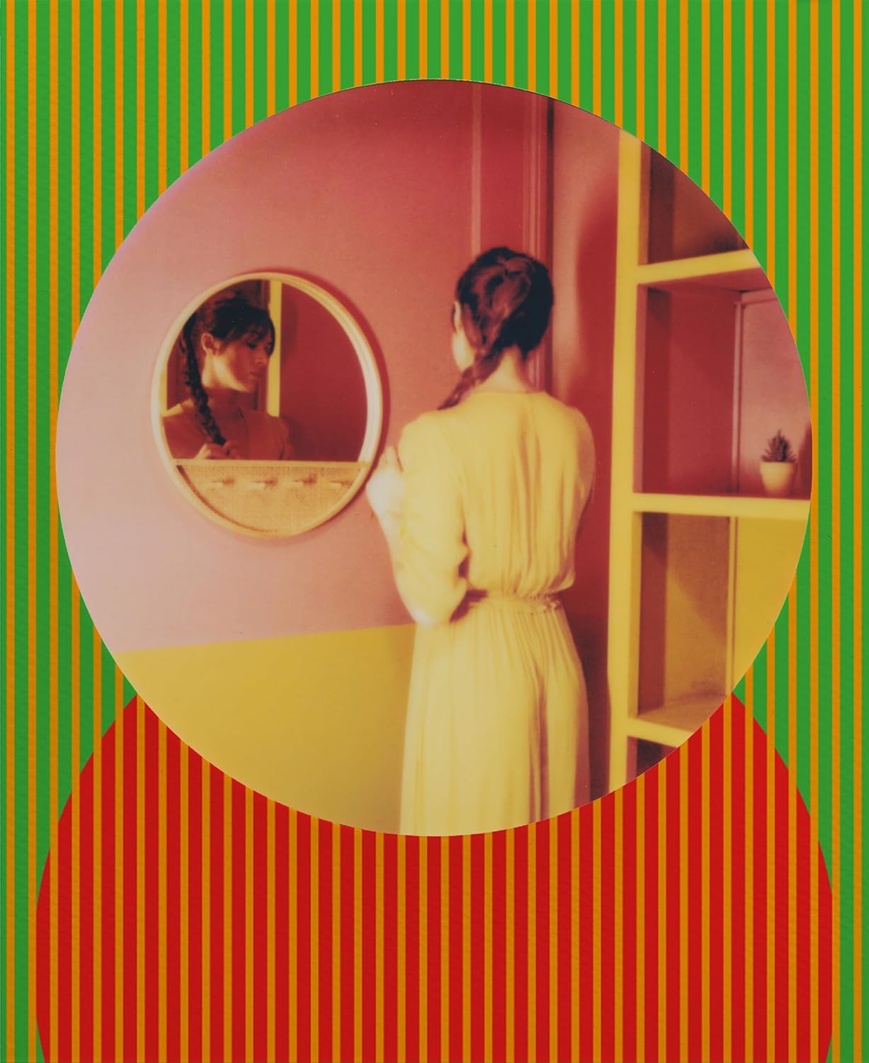 Polaroid Color I-Type Film - Retinex Edition round Frame - Double Pack (16 Photos) (6285) image number 3