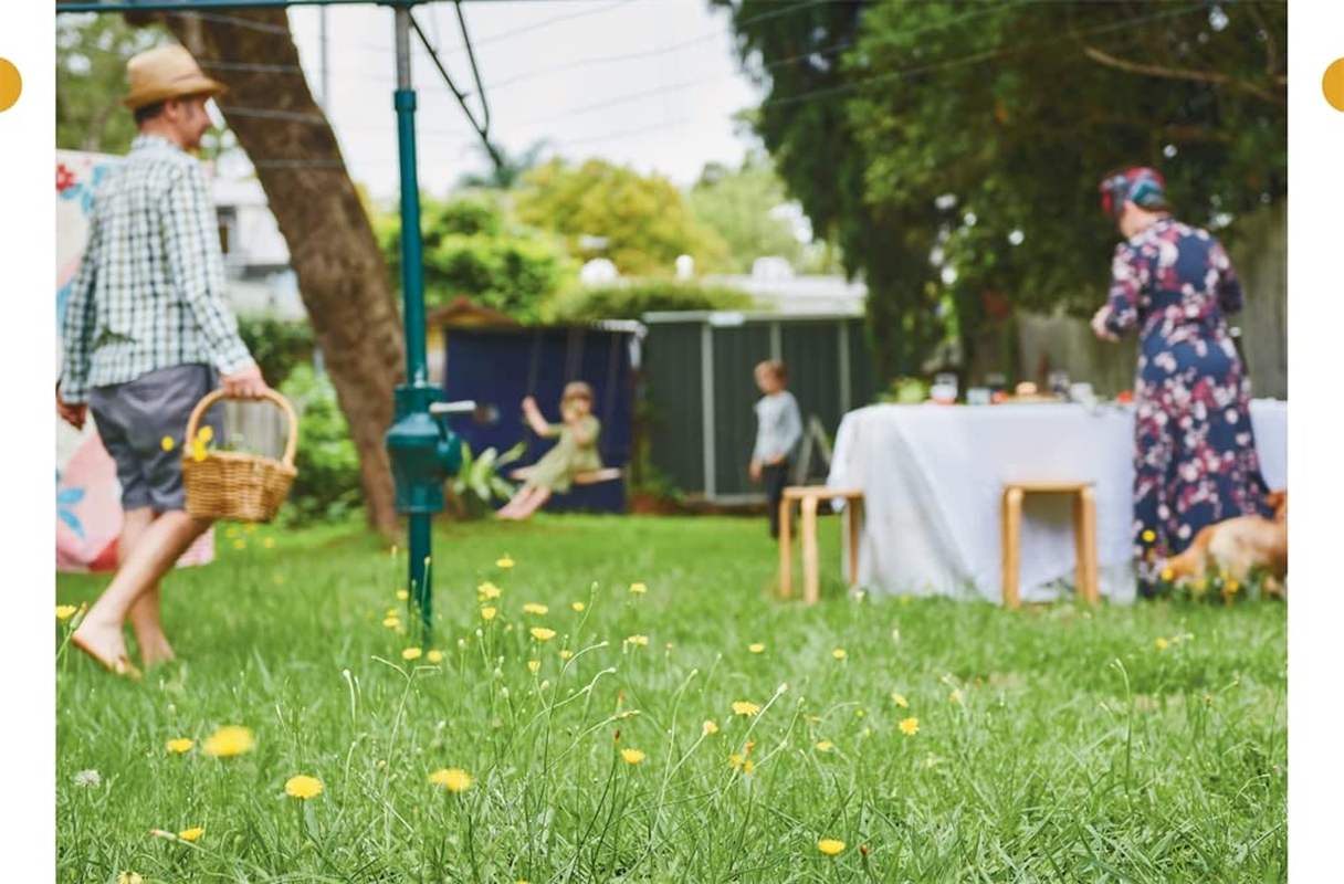 Eat Weeds: a Field Guide to Foraging: How to Identify, Harvest, Eat and Use Wild Plants (Flexibound Edition) image number 5