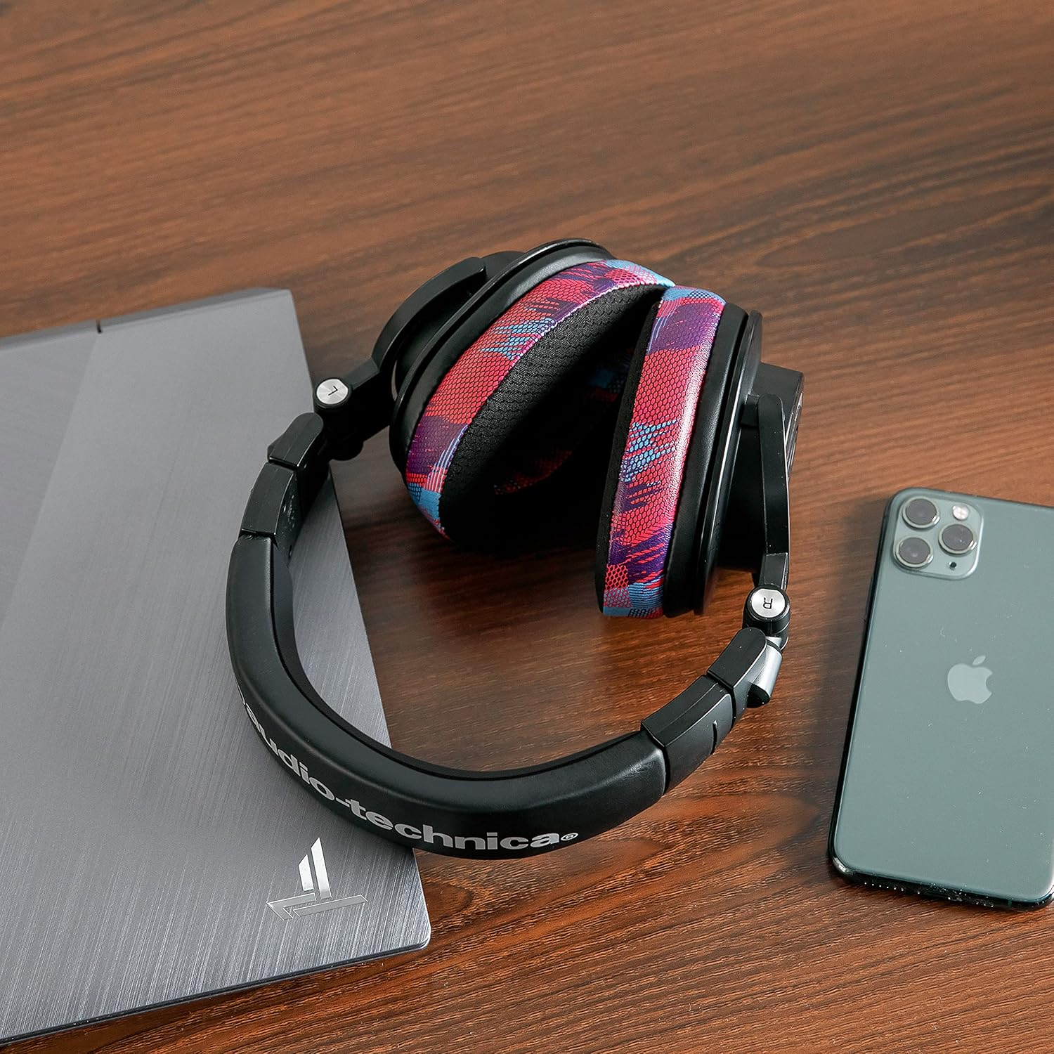 WC Freeze Hybrid Fabric Cooling Gel Replacement Earpads - Compatible with Hyperx Cloud, Steelseries Arctis, ATH M50X, Turtle Beach Stealth & More - Comfortable & Cooler for Longer | Speed Racer image number 4