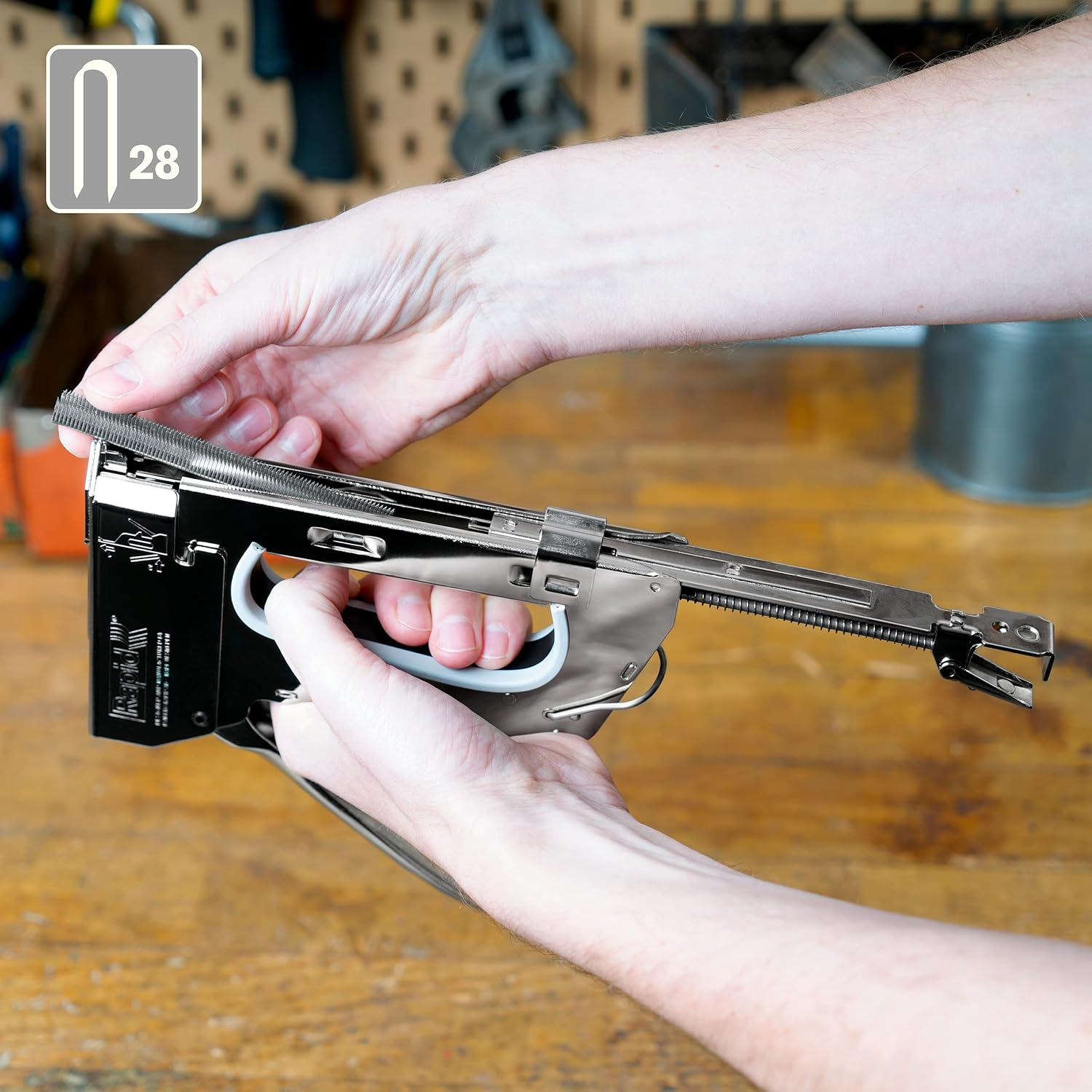 Rapid Heavy Duty Manual Staple Gun PRO R28 for No. 28 Staples, Cable Tacker with Easy-To-Squeeze Trigger, 3-Step Force Adjuster, and All-Steel Casing and Wear Parts, Made in Sweden (20511710) image number 5