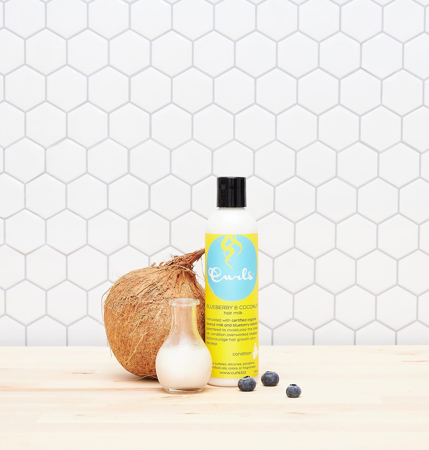 Curls Blueberry Bliss Blueberry & Coconut Hair Milk - 8 Fl Oz, Leave in Conditioner and Styler, Moisturizing & Nourishing, for Curly, Natural, and Coily Hair image number 3