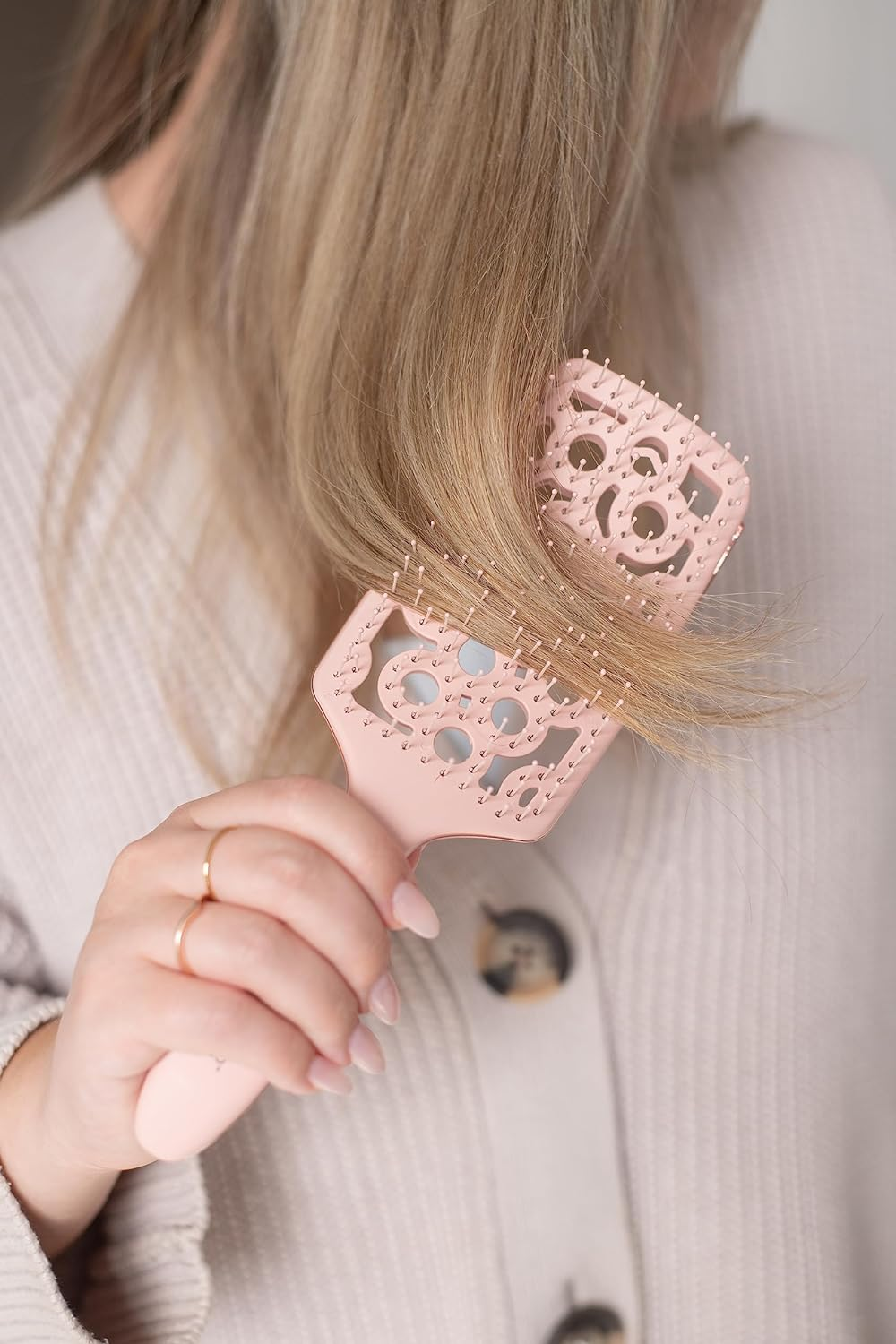 FRAMAR Professional Vented Hair Brush Paddle Curved Hair Brush for Blow Drying, Wet Paddle Brush for Women Blow Drying image number 4