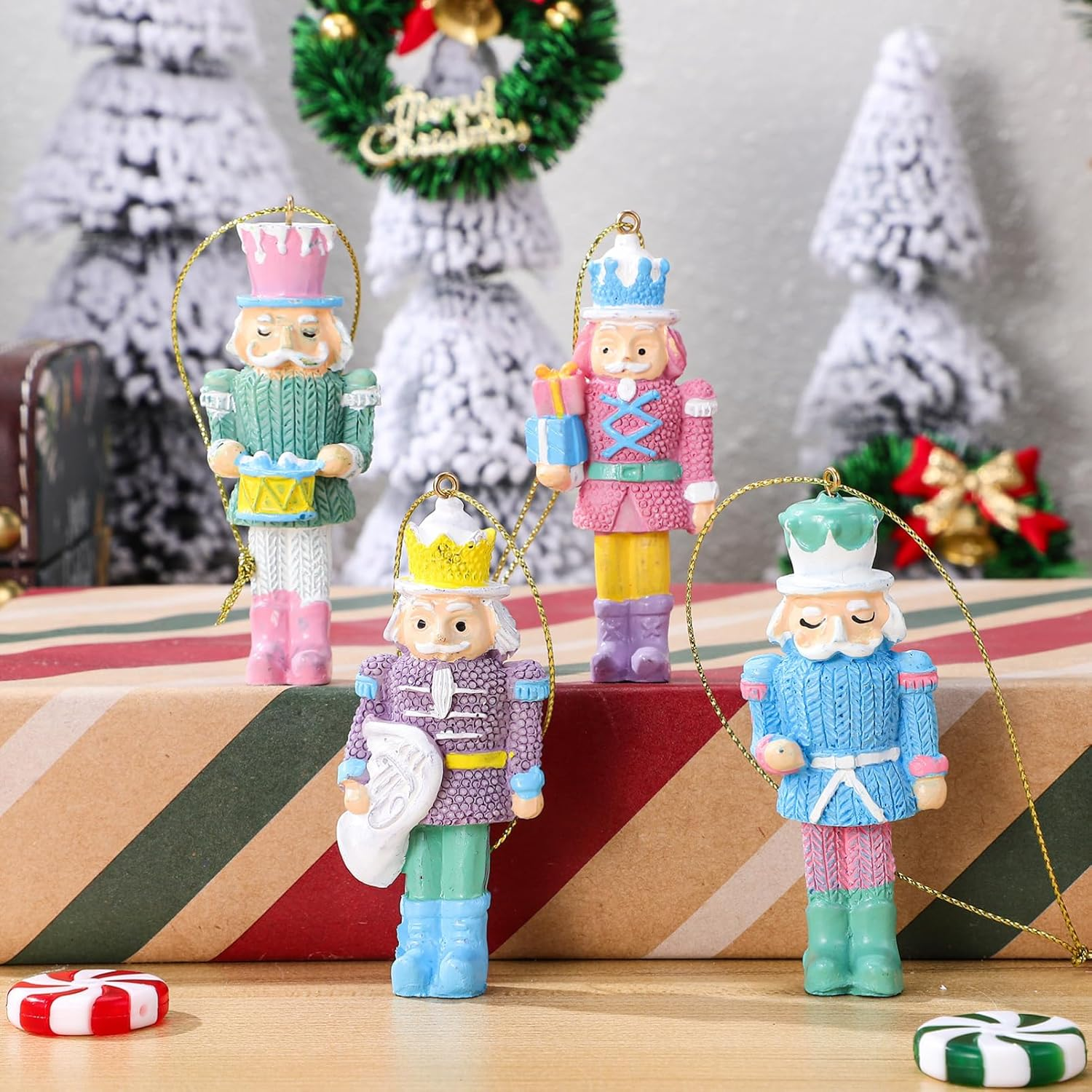 Healeved 4Pcs Colorful Resin Nutcracker Ornaments Figures Nutcracker Christmas Decorations for Holiday Home Tree Decoration image number 6