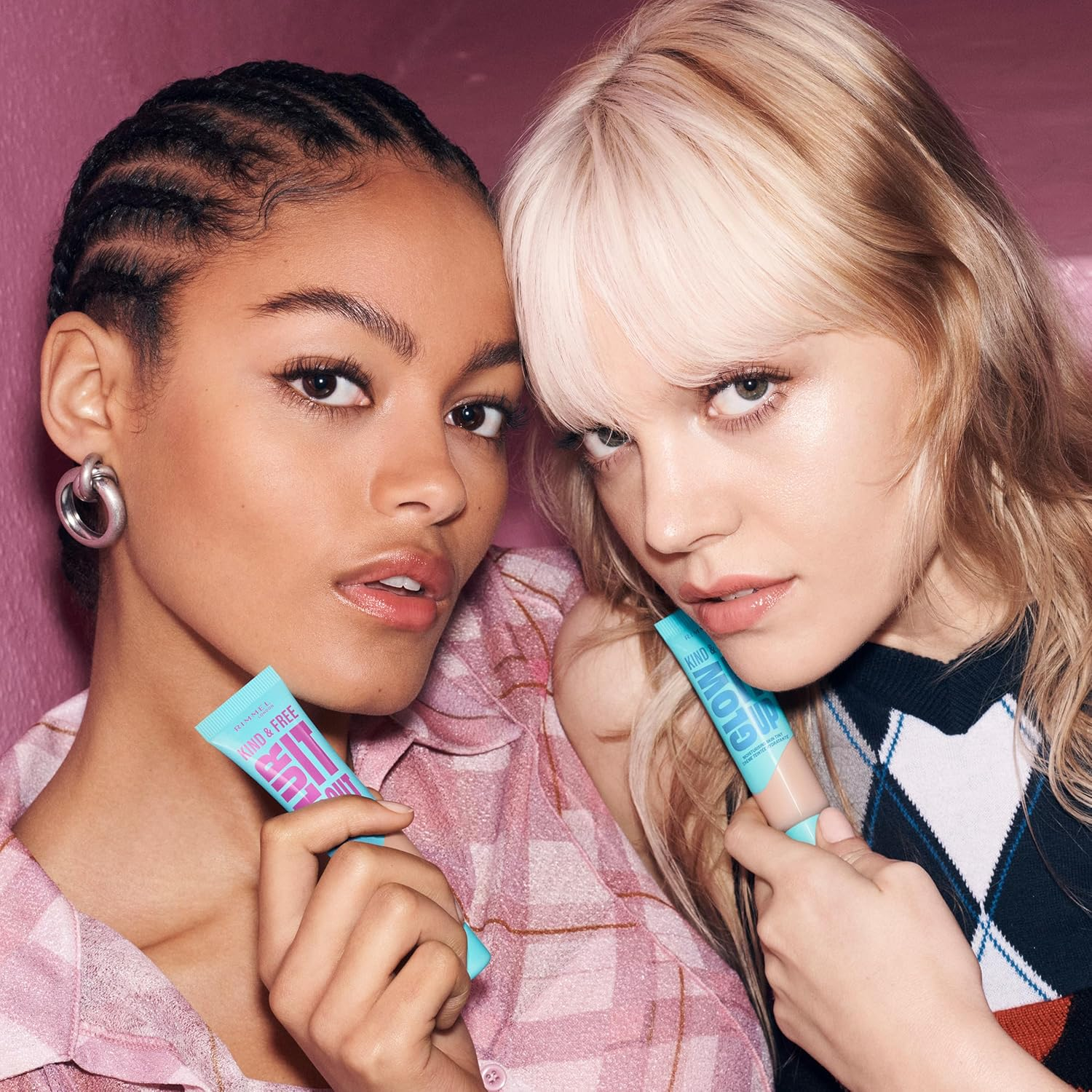 Rimmel London Kind & Free BLUR IT OUT Mattifying Skin Tint, 210, Golden Beige, 30Ml image number 5