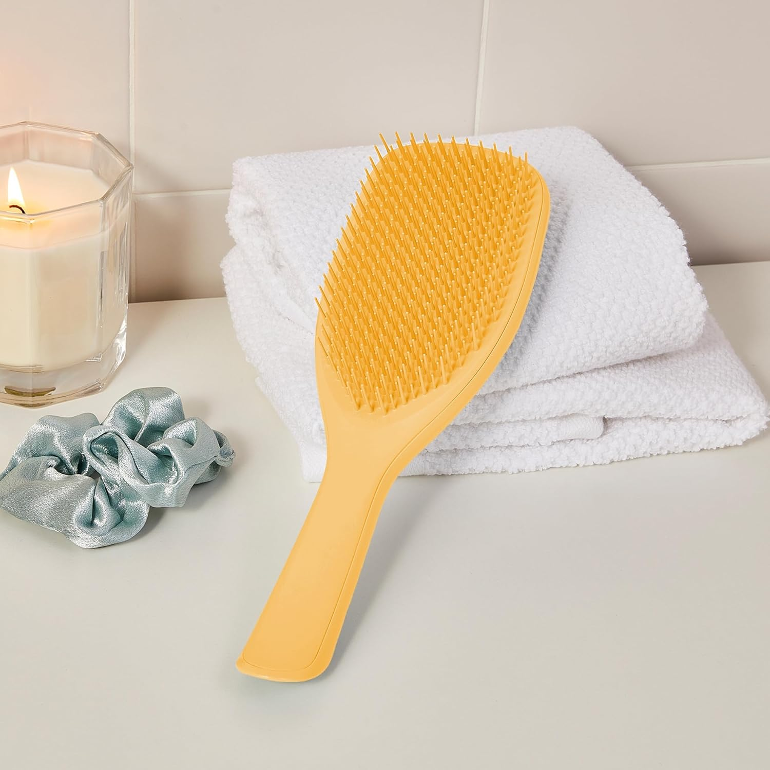 Tangle Teezer Ultimate Detangler Large Brush for Natural Curls - for Defined Curls and Afro 3C-4C Less Frizz - Double Bristle Detangling Brush - Daffodil Yellow image number 2