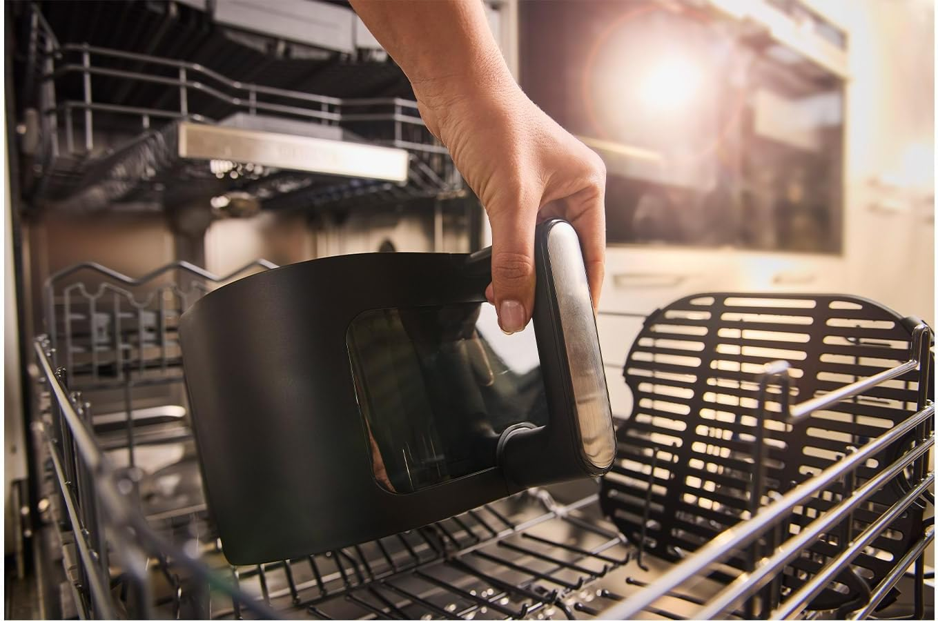 Braun Multifry 5 HF5073, 3-In-1 Air Fryer Oven with 6L Capacity, 80-200&deg; Digital Temperature Control, Realoven Tec, 20 Automatic Programs, Touch Control, Dishwasher Safe Basket, 2000W, Matte Black image number 4