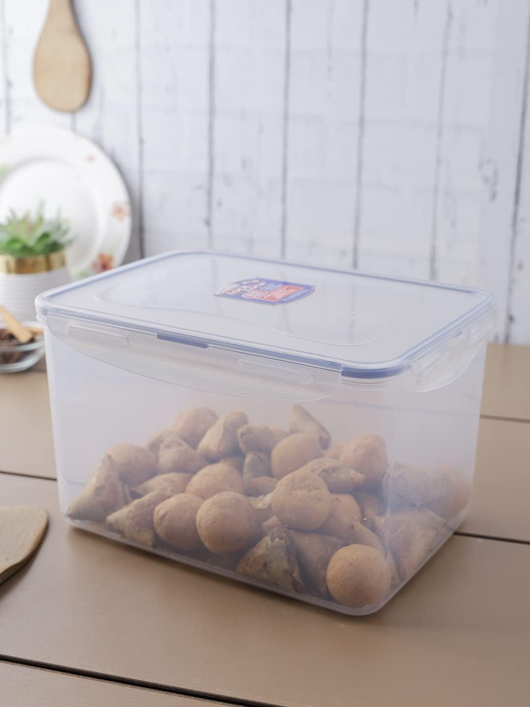 Lock and Lock 70077 Classic Tall Rectangular Container, Clear 9.8 X 7.1 X 5.9" image number 1