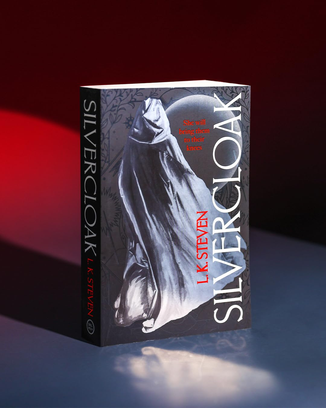 Silvercloak: the Addictive New Fantasy Series from the No.1 New York Times Bestselling Author image number 3