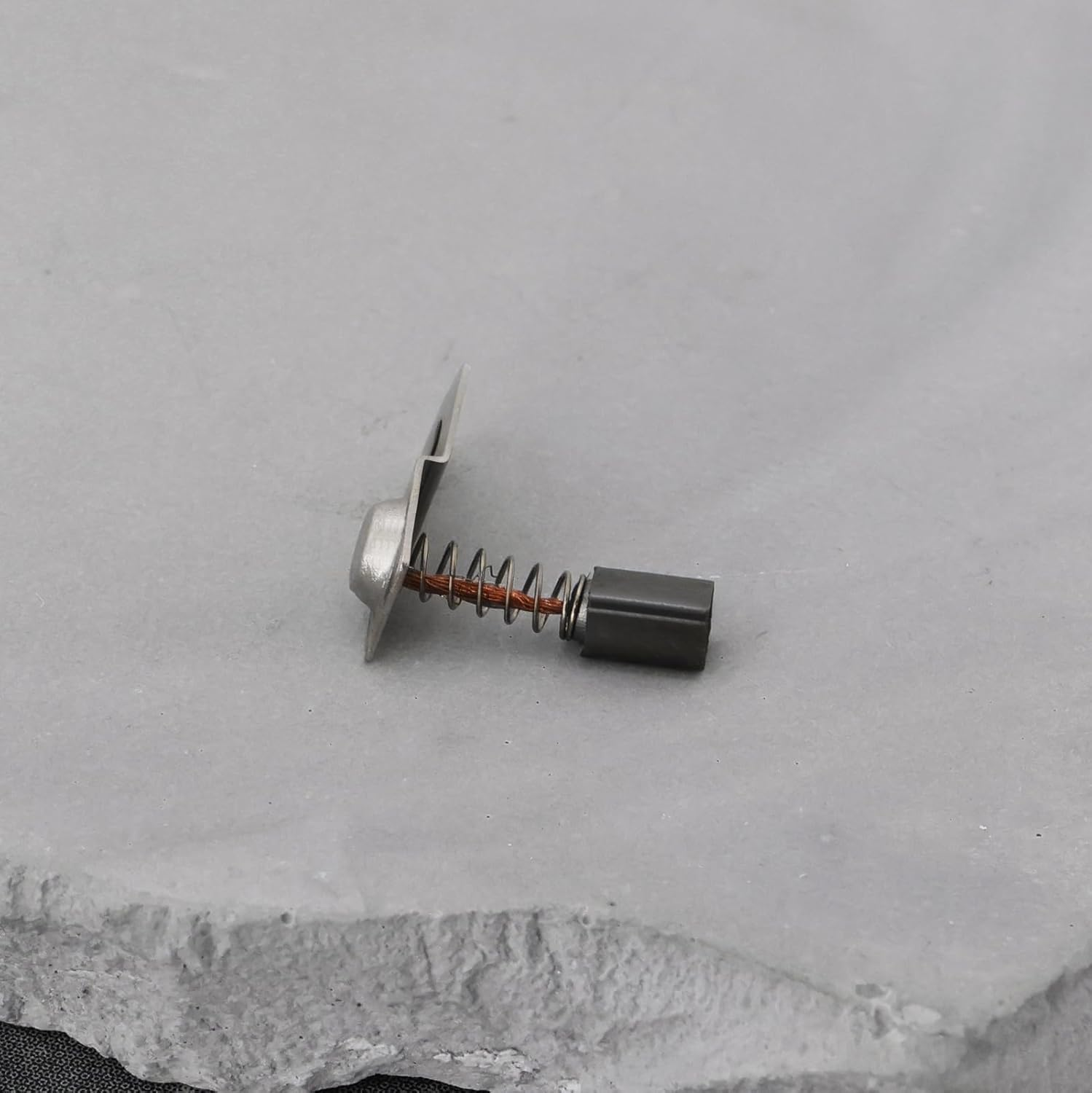 YINETTECH 2 Pairs Carbon Brush Set Nail Drill Carbon Brush 2.4X2.4X4Mm Replacement Part PKE-650A Compatible with UG12 SUG12 UG14 DM12 Nail Drill Machine