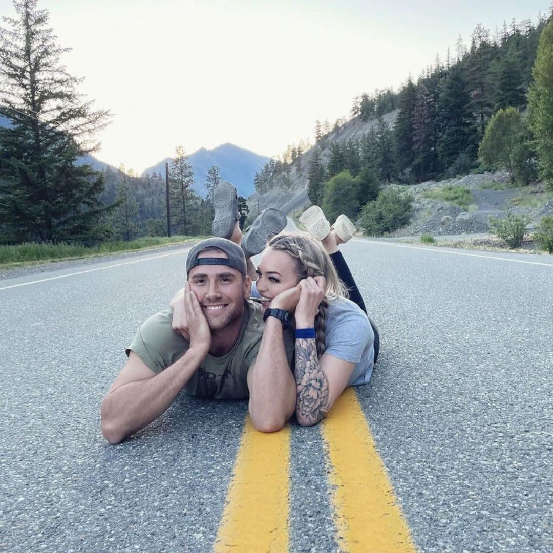 Sea-Band - Drug Free Nausea Relief Wristband, Adult Black image number 4