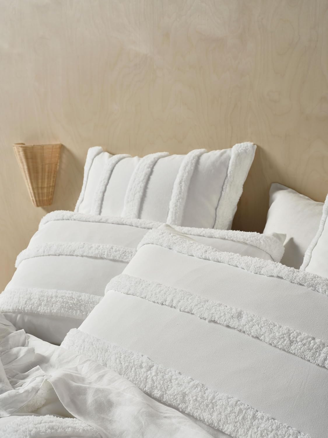 Linen House Cillian Quilt Cover Set, White, Queen Bed image number 4