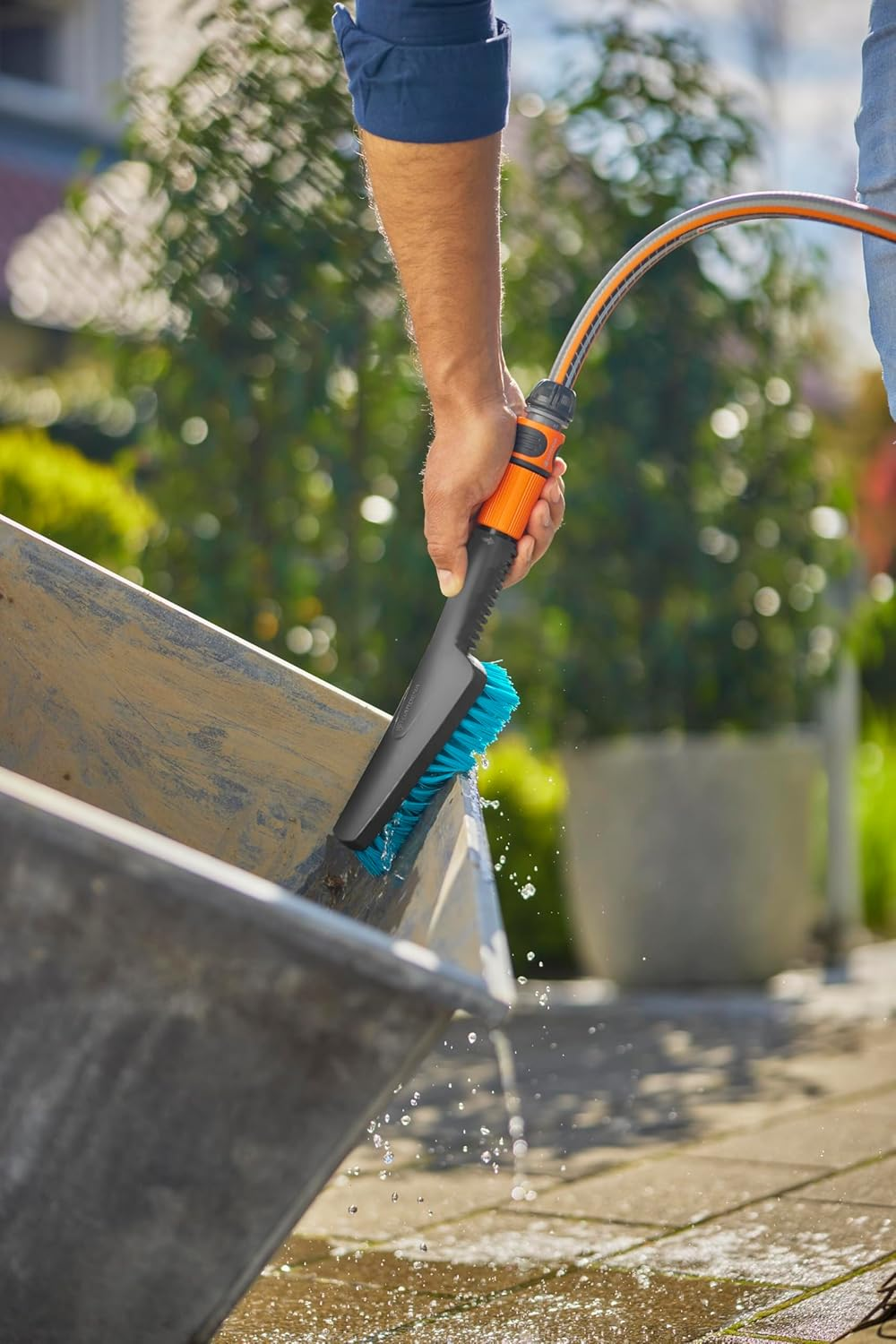 Gardena Cleansystem S Hard Hand Brush: Cleaning Brush with Hose Connection, Flat Brush Body, for Tight Places and Insensitive Surfaces, with Flow Control (18844-20) image number 4