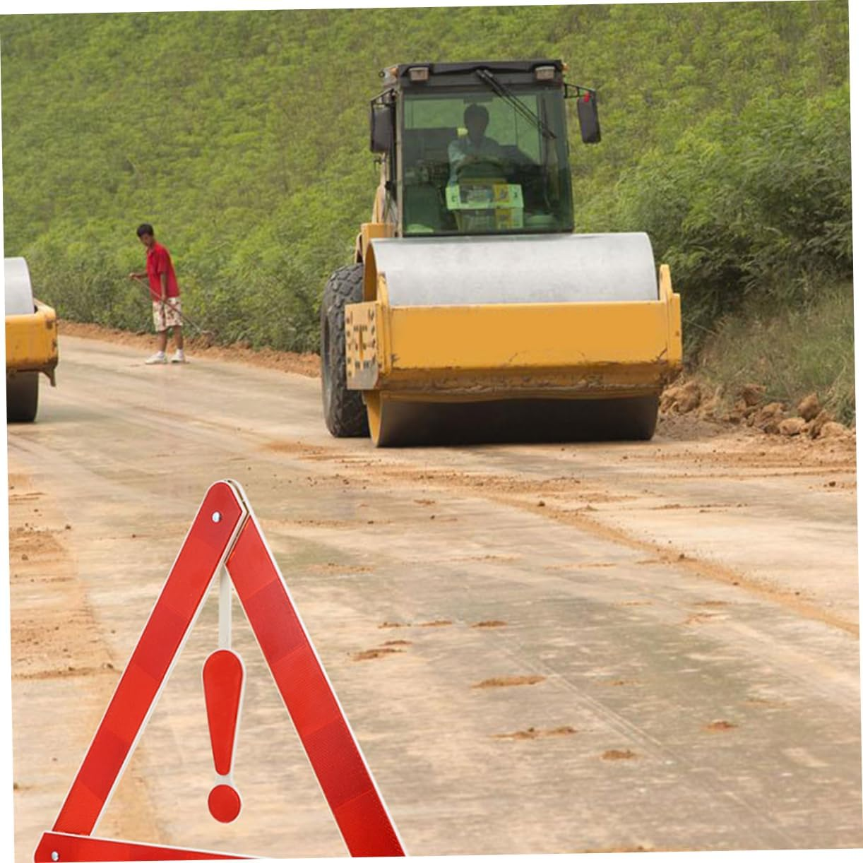 ULTECHNOVO 4Pcs Auto Warning Triangles Car Safety Tripods 39X39Cm Reflective Road Safety Kit Vehicle Emergency Warning Signs for Travel and Roadside Use image number 6