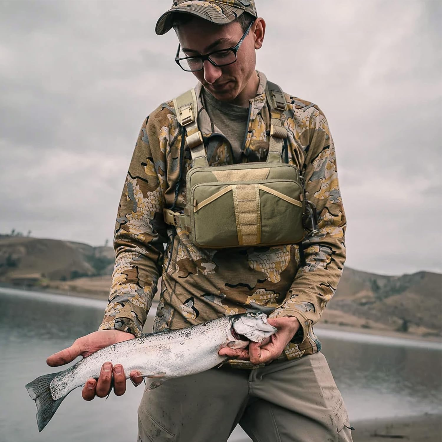 VOTAGOO Fishing Chest Pack, Fly Fishing Bag for Men and Women, Tackle and Fly Boxes Storage Pack, Hunting Binocular Pack (Dark Black) - Dark Black image number 3