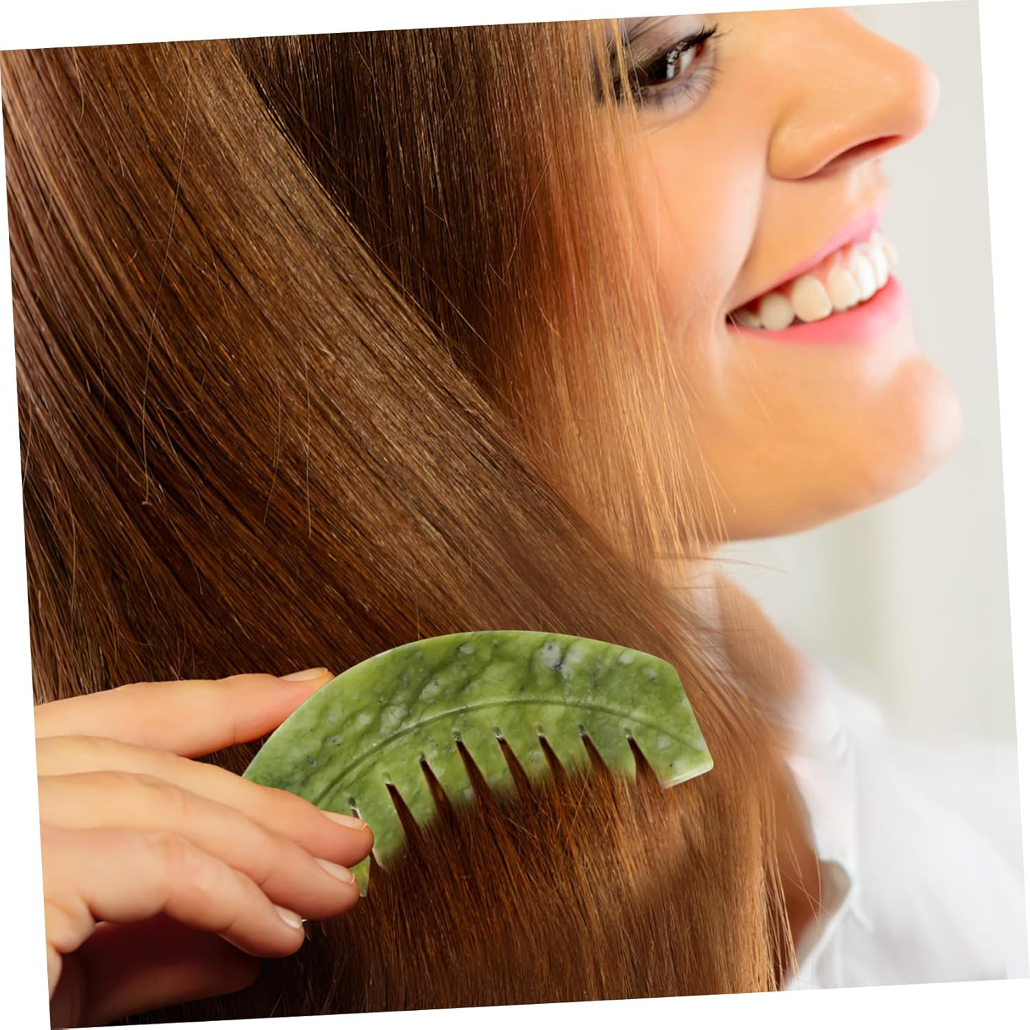 BATHVEVE Portable Jade Hair Comb for Scalp Massage Lightweight Natural Xiuyan Jade Scraping Tool with Smooth Edges Relaxing Head Massage Comb for Home and Travel Use image number 2