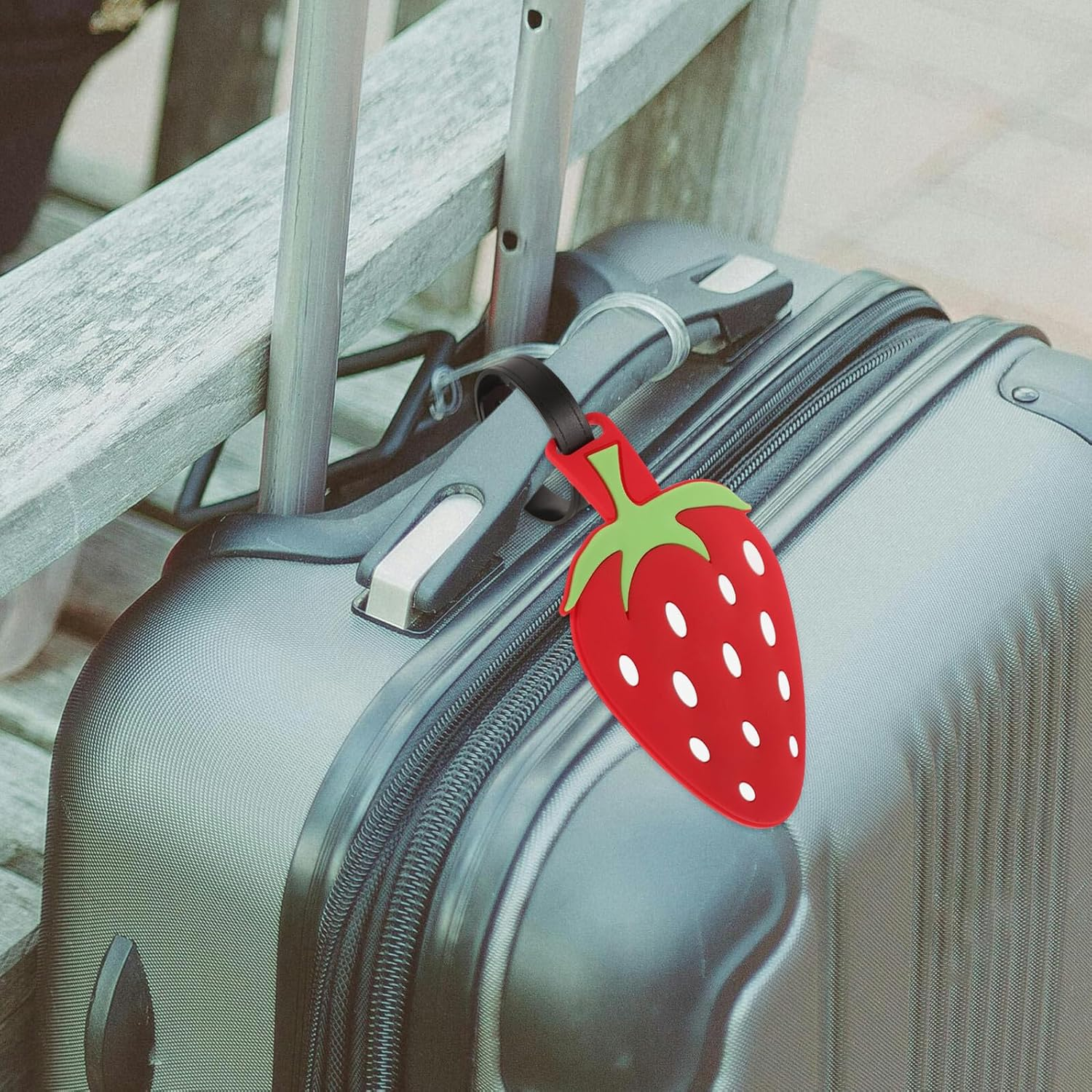 MOBUTOFU Strawberry Luggage Tag Travel Suitcase Label with Reusable Hanging Strap for Checked Baggage Carry Suitcase Bag Identifier