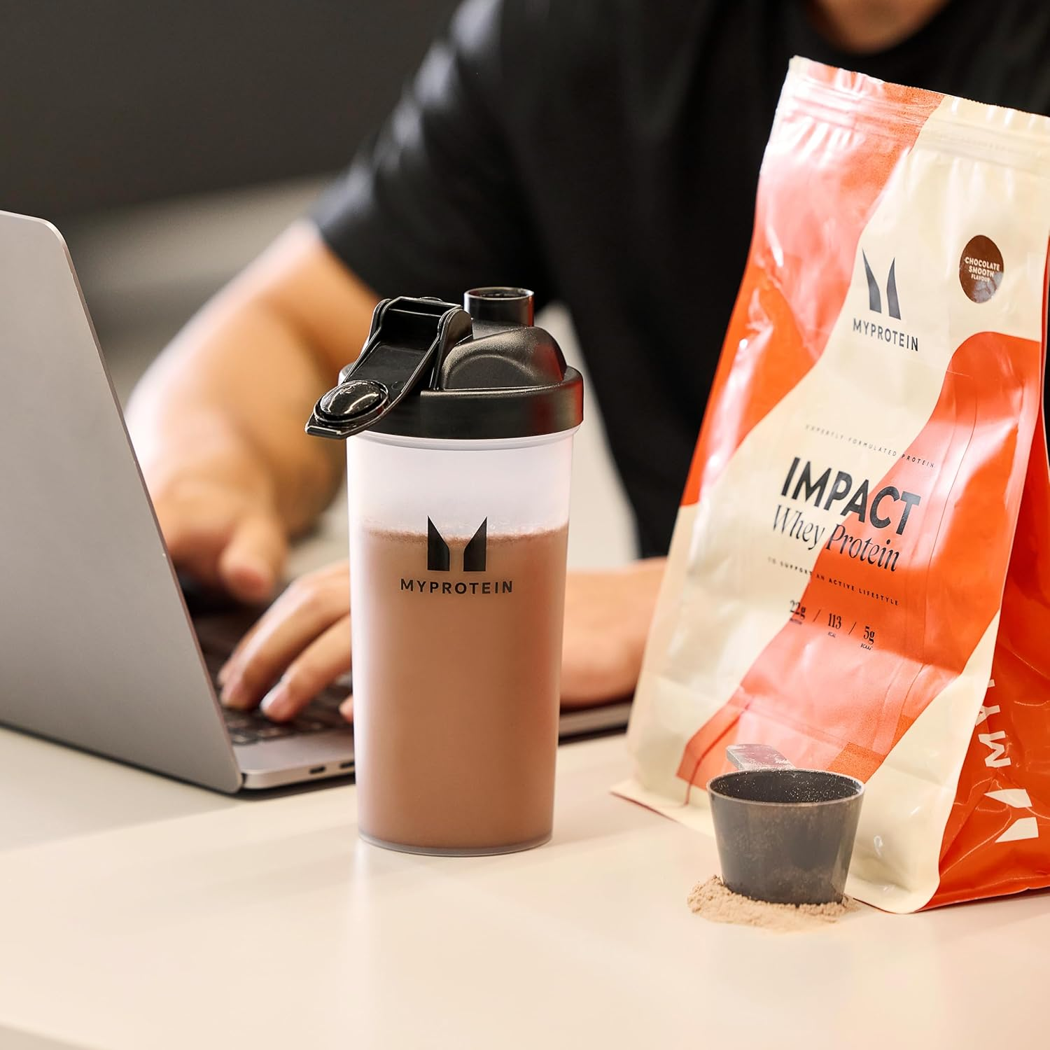 Myprotein Impact Whey Protein Powder &ndash; 1Kg - 21.7G of Protein per Serving, Supports Muscle Building, Recovery & Lean Muscle Maintenance &ndash; 33 Servings (1Kg, Vanilla) image number 1