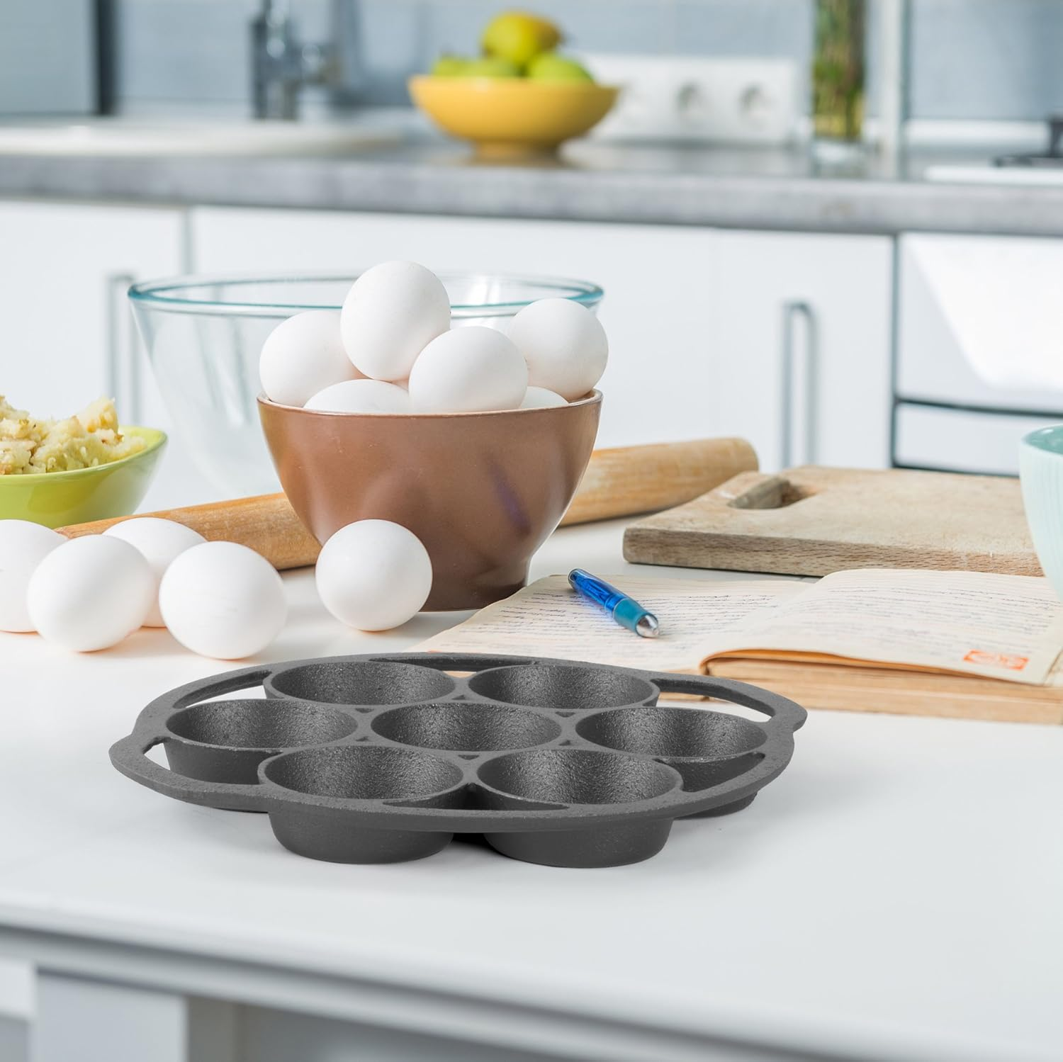 COMMERCIAL CHEF Cast Iron Biscuit Pan, Pre-Seasoned Cast Iron Cookware for Muffins & Scones