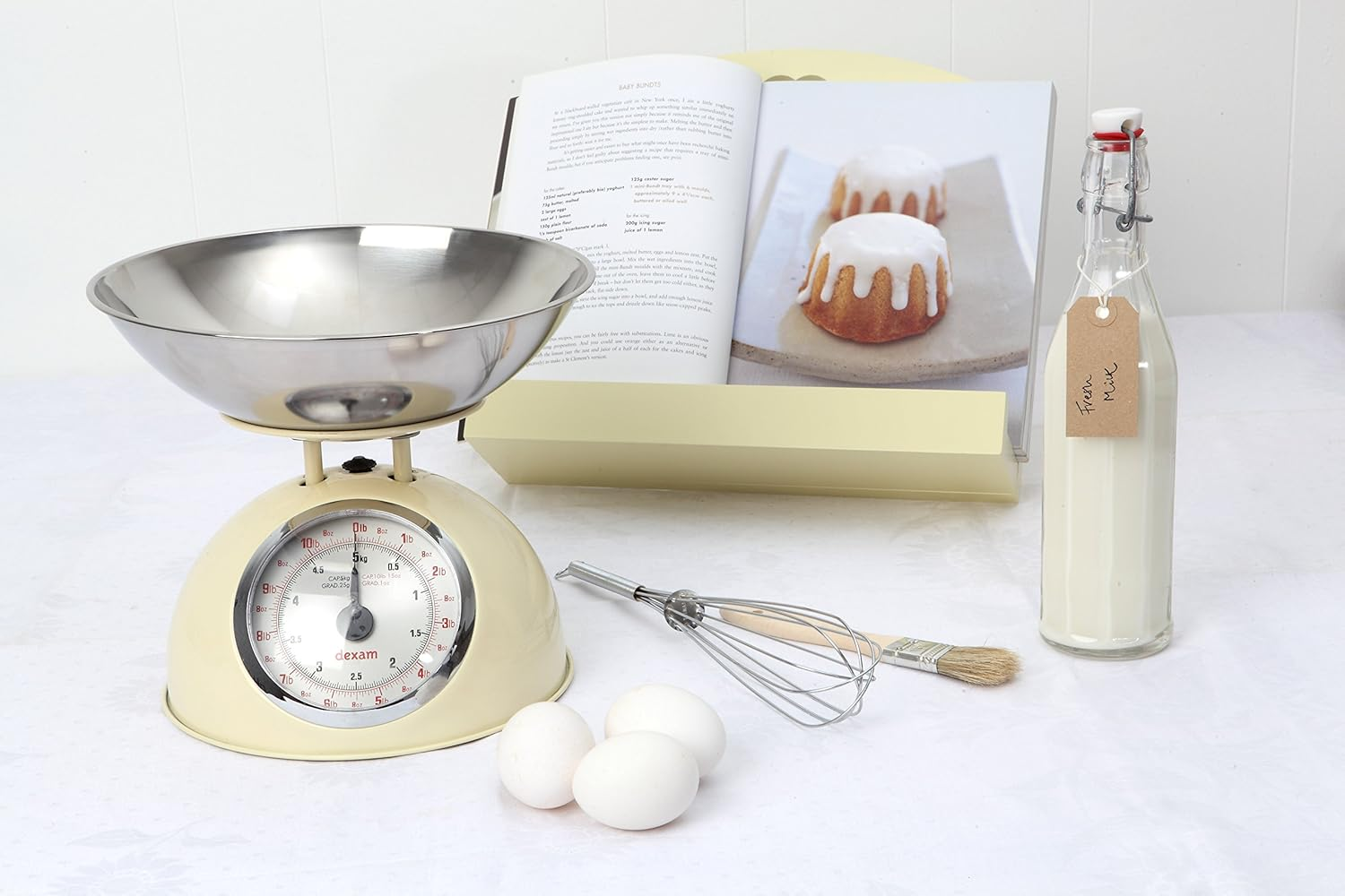 Dexam 17848104 Cream Retro Kitchen Scales with a Large Bowl, Stainless Steel image number 1