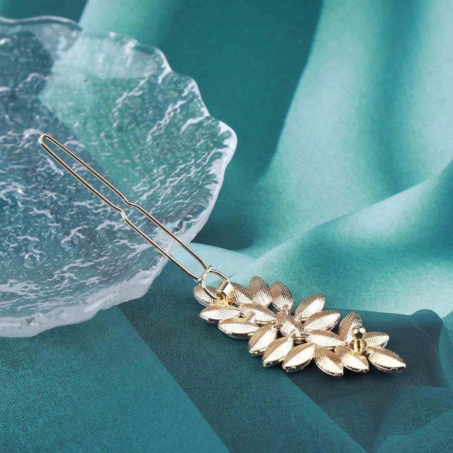 Yheakne Vintage Crystal Leaf Hair Clip Pin Gold Rhinestone Hair Clip Pin Shiny CZ Leaf Hair Clip Crystal Head Clip Decorative Bobby Pins Hair Accessories for Women and Girls (Gold) image number 2