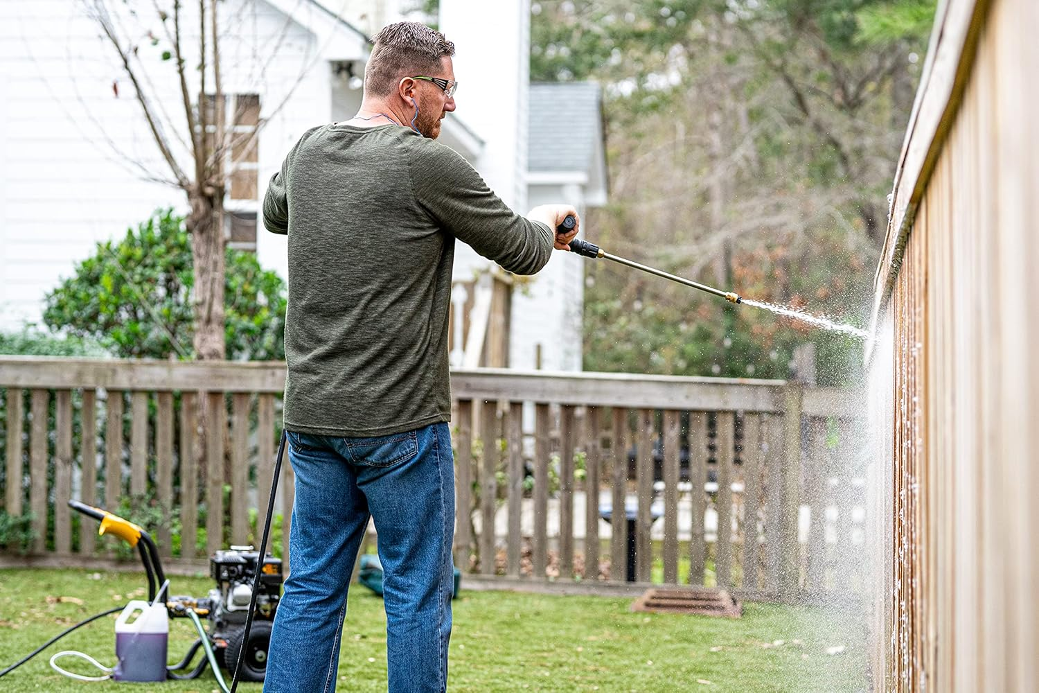 Dewalt 4500PSI Side Grip Spray Gun with Adaptor image number 2