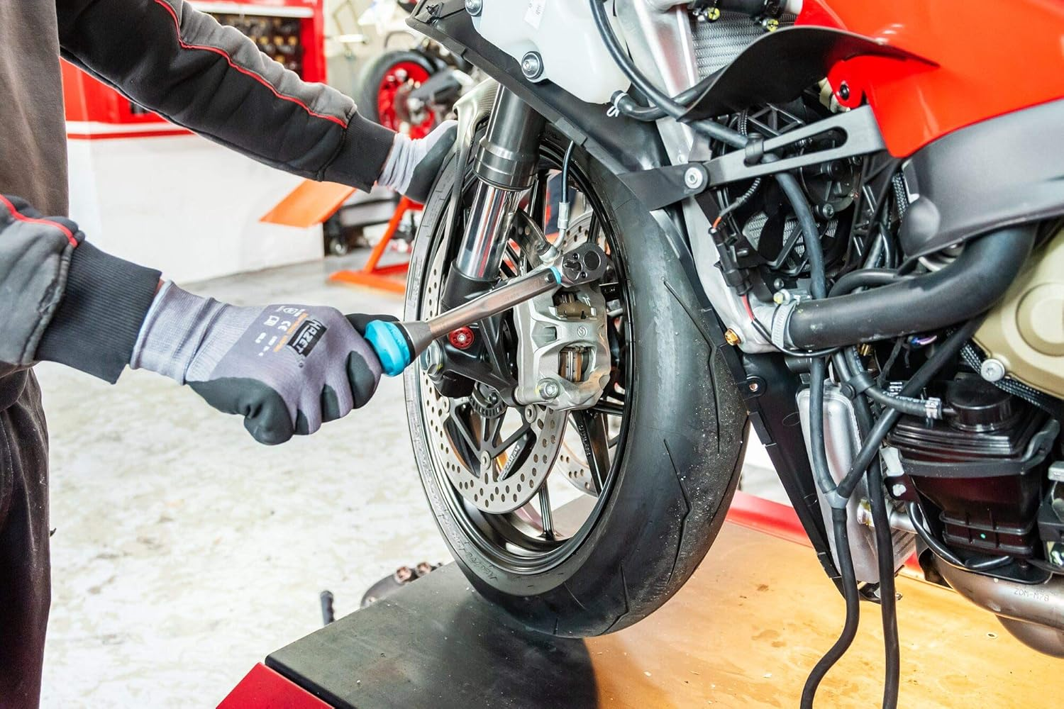 Hazet Chiave Dinamometrica 5120-3CT, Uscita: Quadro 12,5 Mm (1/2 Pollice), Tolleranza: 3%, 30 Denti (Angolo Di Lavoro 12&deg;), Cricchetto Reversibile Compatto E Facile Da Usare, 320 Mm image number 1