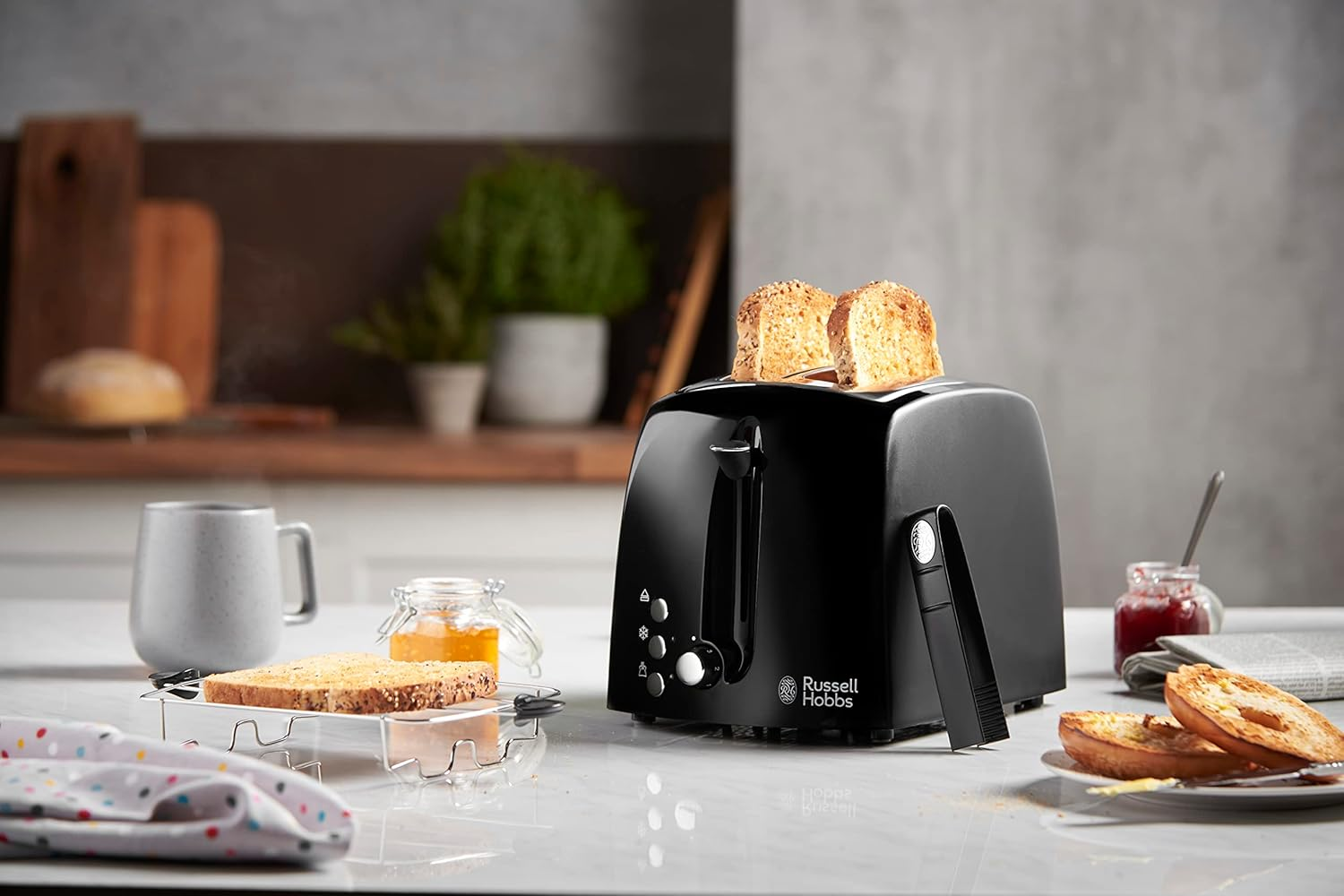 Russell Hobbs Toaster [For 2 Slices] Textures+ (Extra Wide Toast Slots, Includes Bun Attachment & Integrated Toast Tongs, 6 Browning Levels + Defrost & Warm-Up Function, 850 W) 22601-56 image number 5