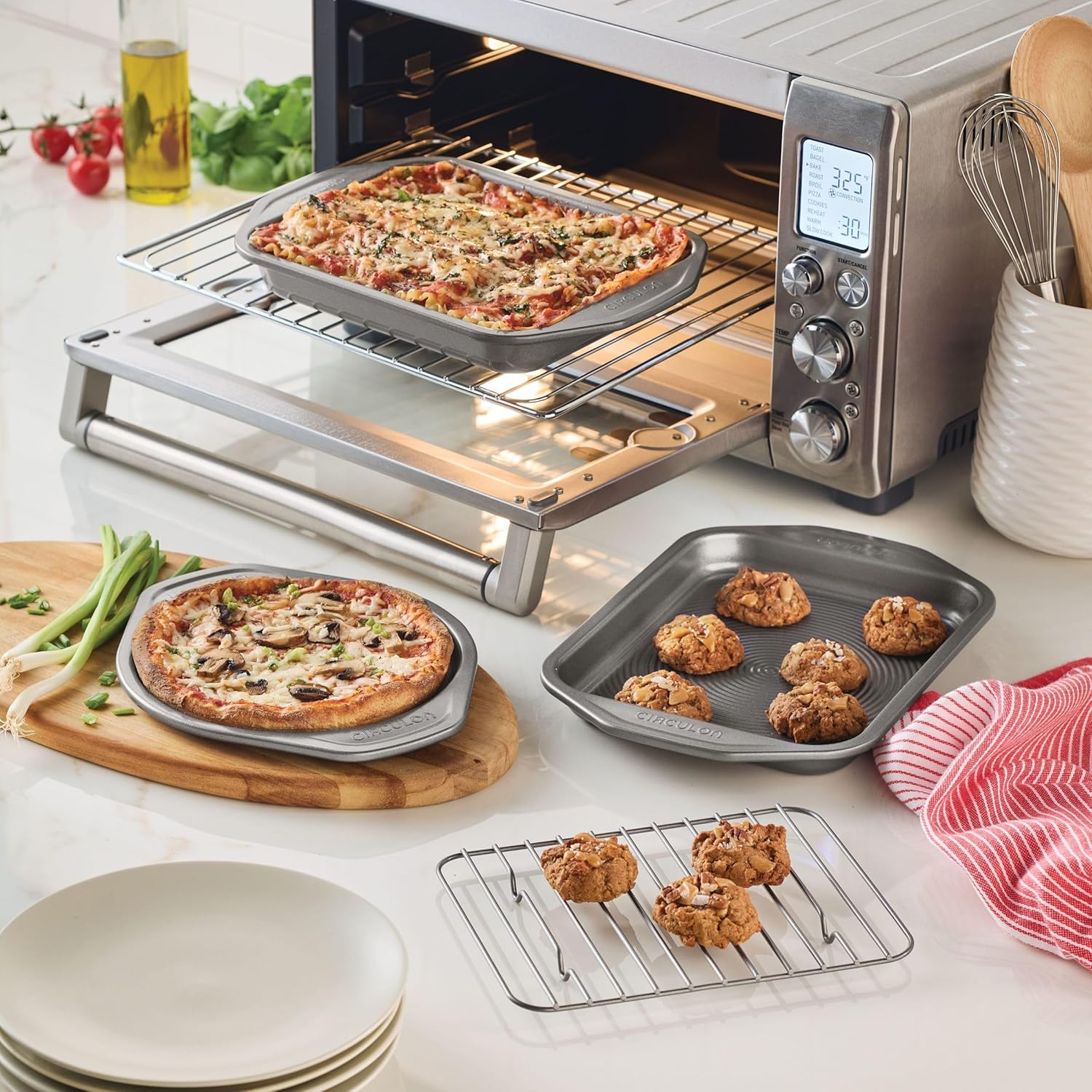 Circulon Total Bakeware Nonstick Toaster Oven & Personal Pizza Pan Baking Set, 4-Piece image number 4