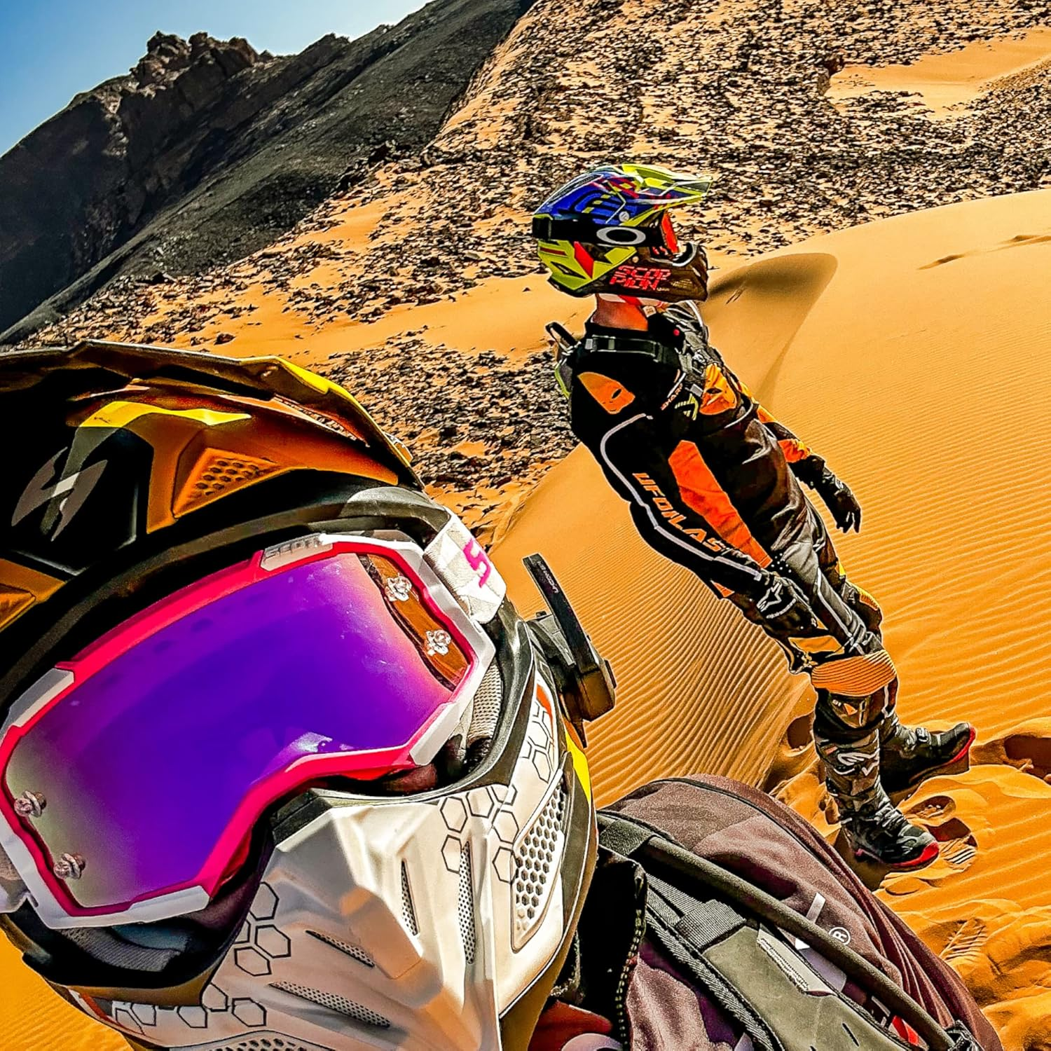 INTERPHONE U-Com8R Single Pack Motorcycle Intercom with Mesh 2.0 Communication, up to 24 Riders, 1.6 Km Distance, 18 Hours Battery Life, TFT and GPS Compatible, 40Mm HD Speaker image number 2