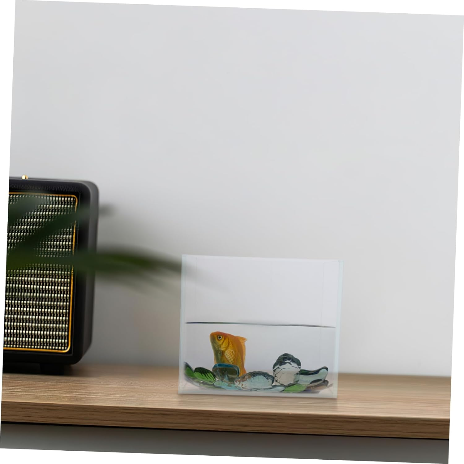 ERINGOGO Mini Glass Betta Fish Tank Transparent Desktop Aquarium Compact Space Saving Design Easy Maintenance Clear Viewing for Office Home Aquatic Pets image number 3