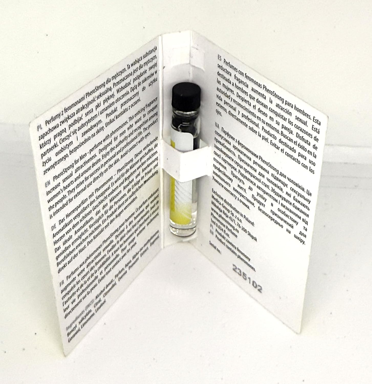 Pherostrong Pheromone Just for Men - Refreshing & Masculine Fragrance | Citrus, Marine & Woody Notes | Confidence-Boosting Scent | 1 Ml image number 3