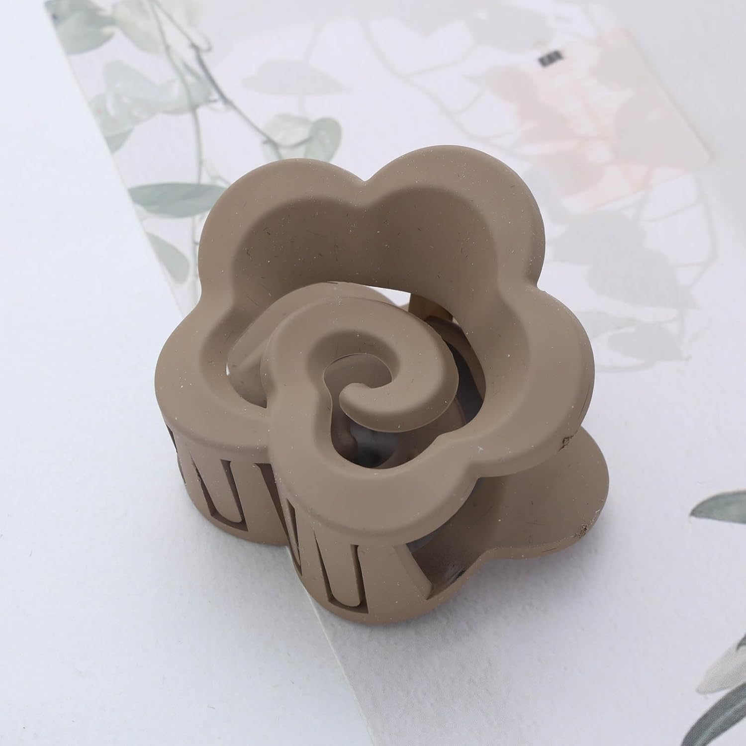 Inateannal Flower Claw Hair Clips Matte Flower Hair Clips White Medium Hair Clip Plastic Thick Hair Non-Slip Strong Hold Claw Camellia Hair Accessories image number 5