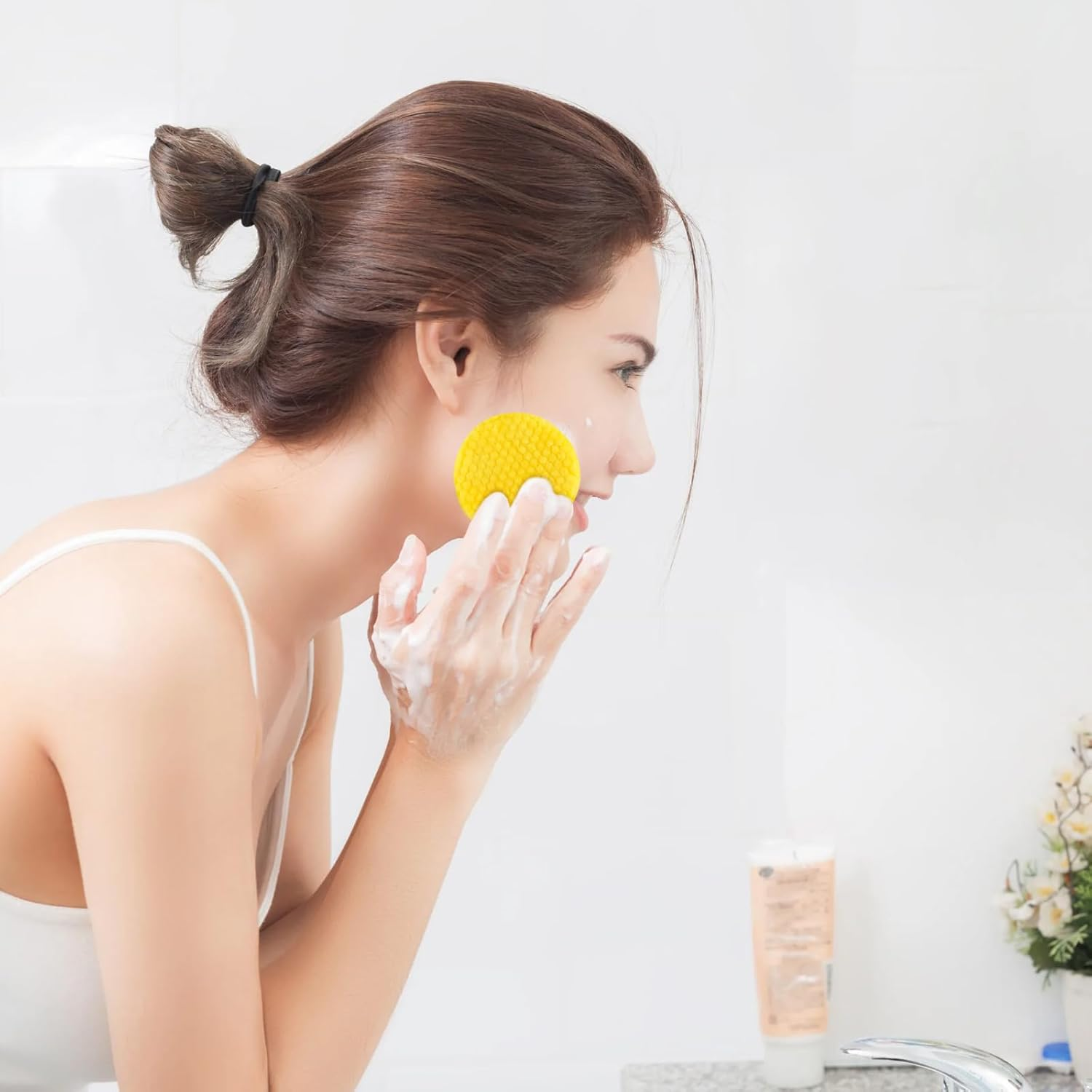 80Pcs Exfoliating Kojic Acid and Turmeric Face Scrub Pads for Deep Cleansing and Oil Control