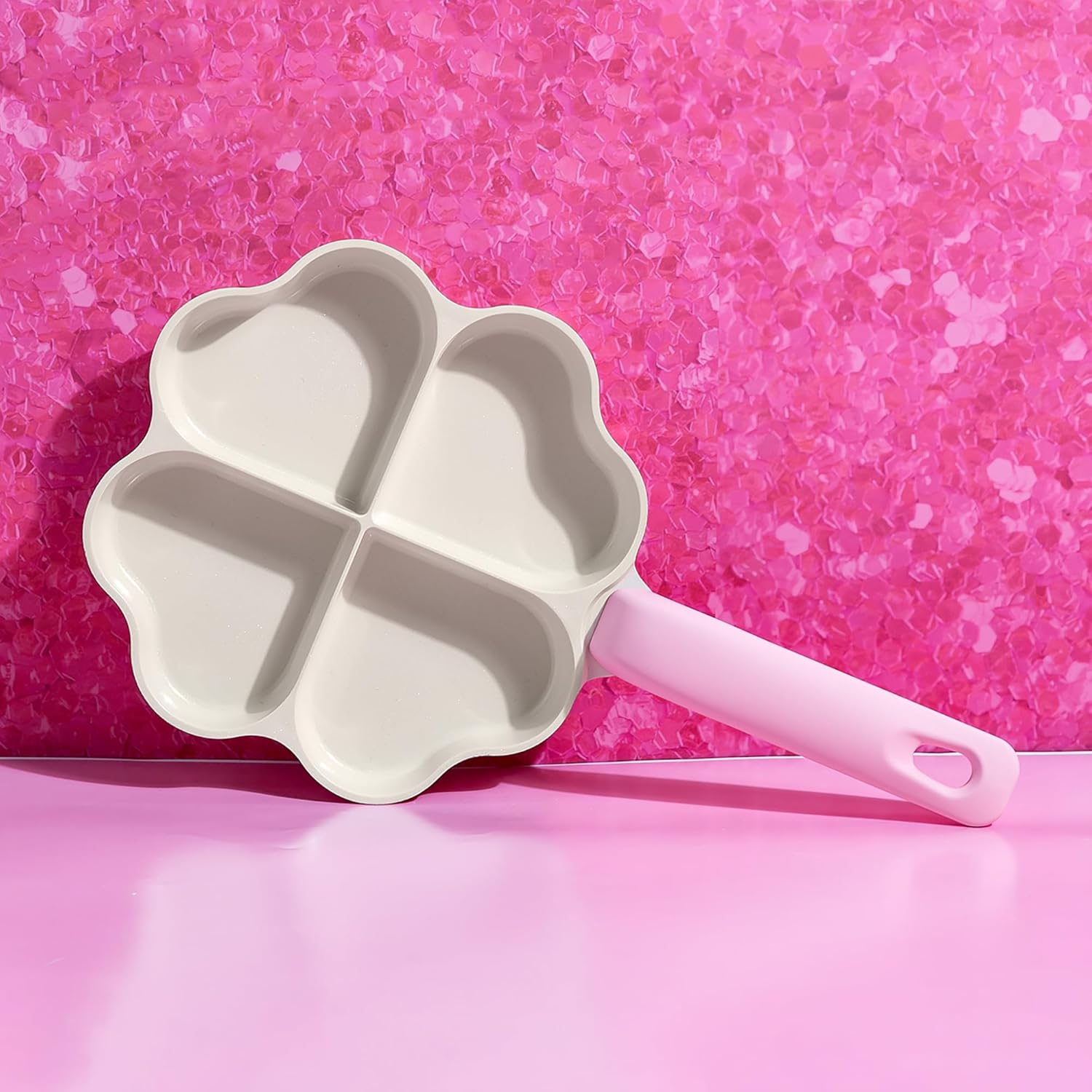 Paris Hilton Heart-Shaped Divided Fry Pan, Ceramic Nonstick Frying Pan with Individual Heart Sections, Dishwasher Safe, 8-Inch, Pink image number 2