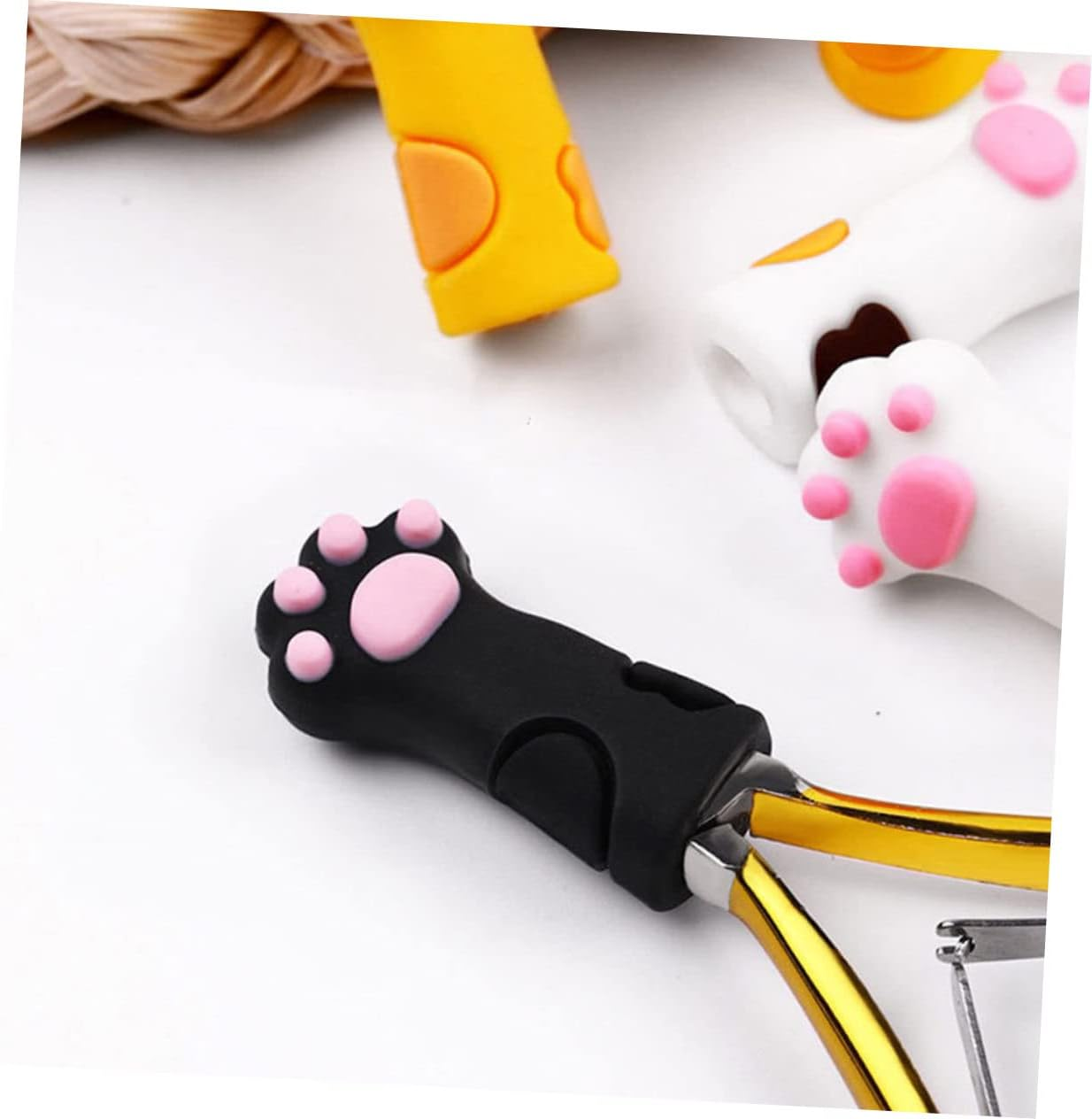 Beaupretty 6Pcs Silicone Cat Paw Shaped Scissors Caps Protective Cover Set for Manicure and Pedicure Tools Nail Cuticle Tool Holders in White, Black, and Yellow for Travel Storage image number 6