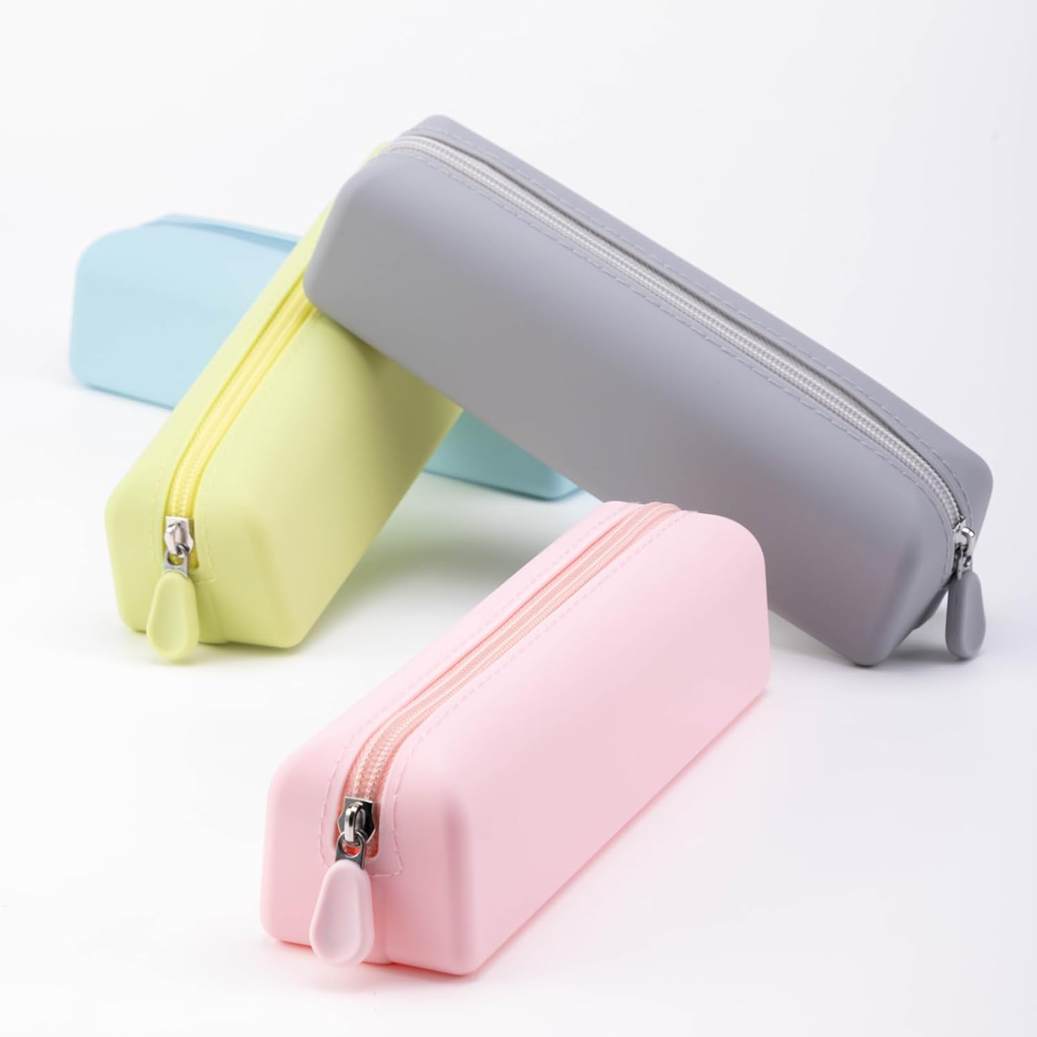 DDPOND Cute Silicone Makeup Brush Holder, Soft Portable Cosmetic Brush Bag with Zipper, Travel Makeup Brush Case(01Lightpink) image number 3