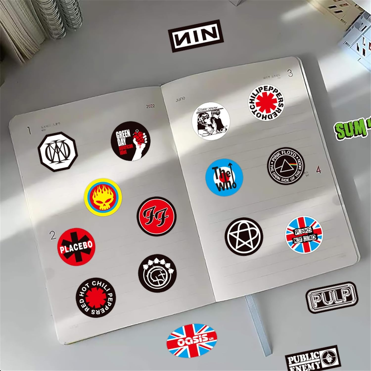 100PCS Rock and Roll Stickers, Punk & Retro Music Vinyl Decals for Laptop, Guitar, Skateboard, Motorcycle, Car & Luggage, Trendy Rock and Roll Aesthetic Stickers for Music Lovers & DIY Decoration