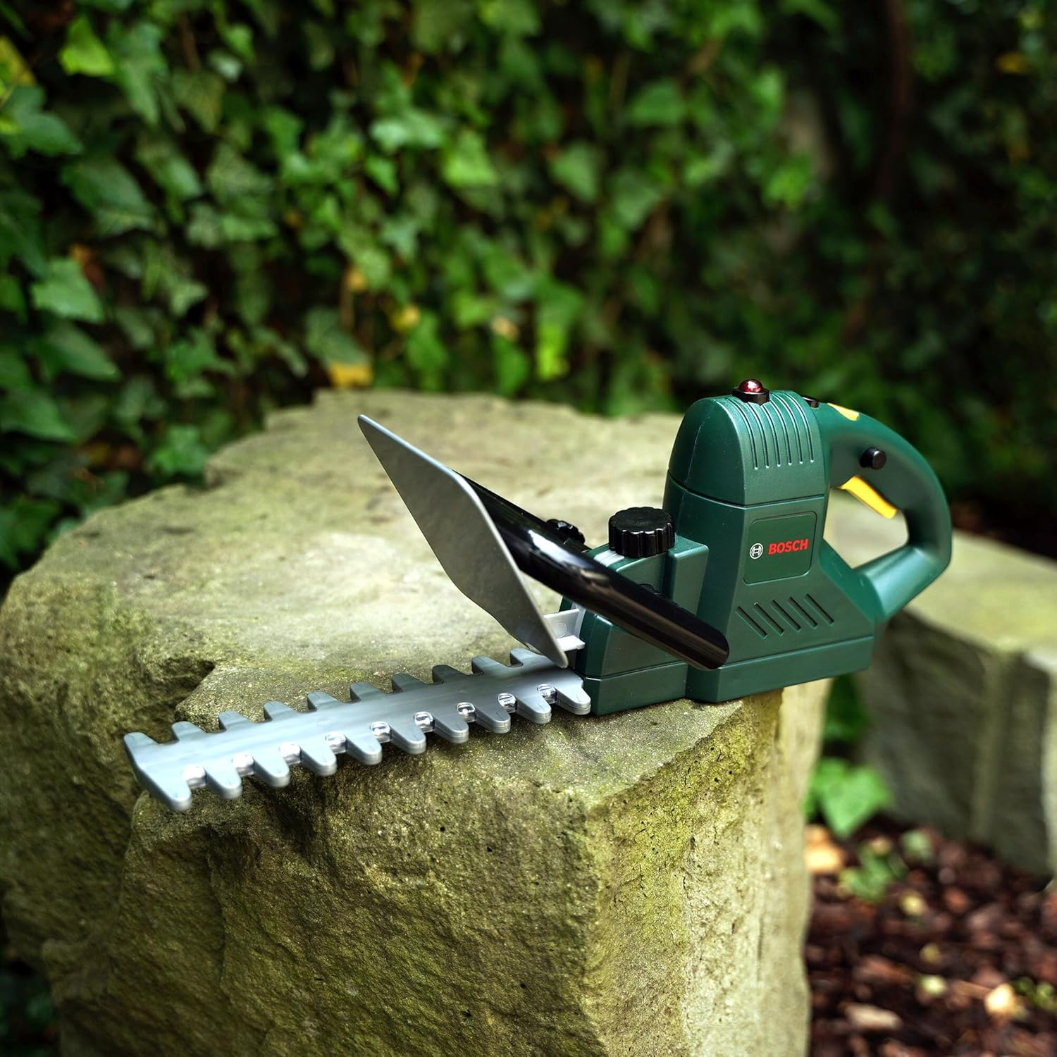 Bosch Hedge Trimmer image number 2