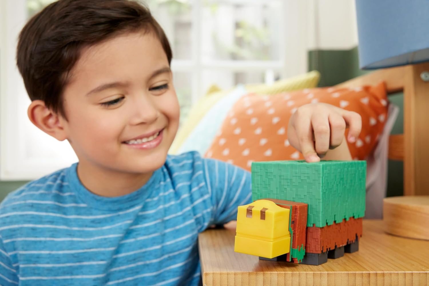 Mattel Minecraft Sniffer Action Figure, 3.25-Inch Scale with Game-Accurate Sounds & Pixelated Design image number 5