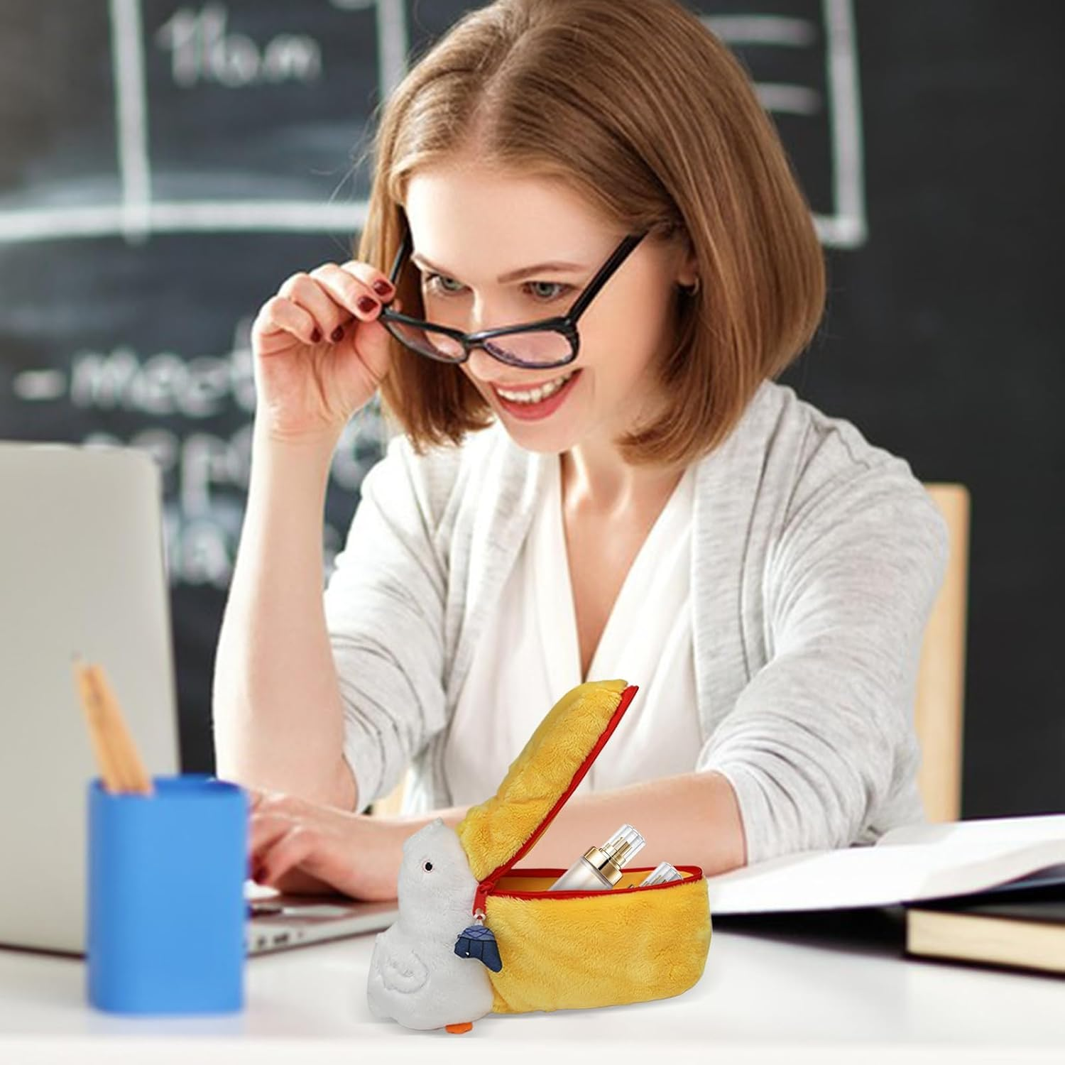 Pelican Make up Bag - Compact Cosmetic Holder, Multi-Purpose Zip Bag, Portable Accessory Organiser, Coin Wallet for Home, Office, Business Trip or Fitness Pen for the Pe image number 3