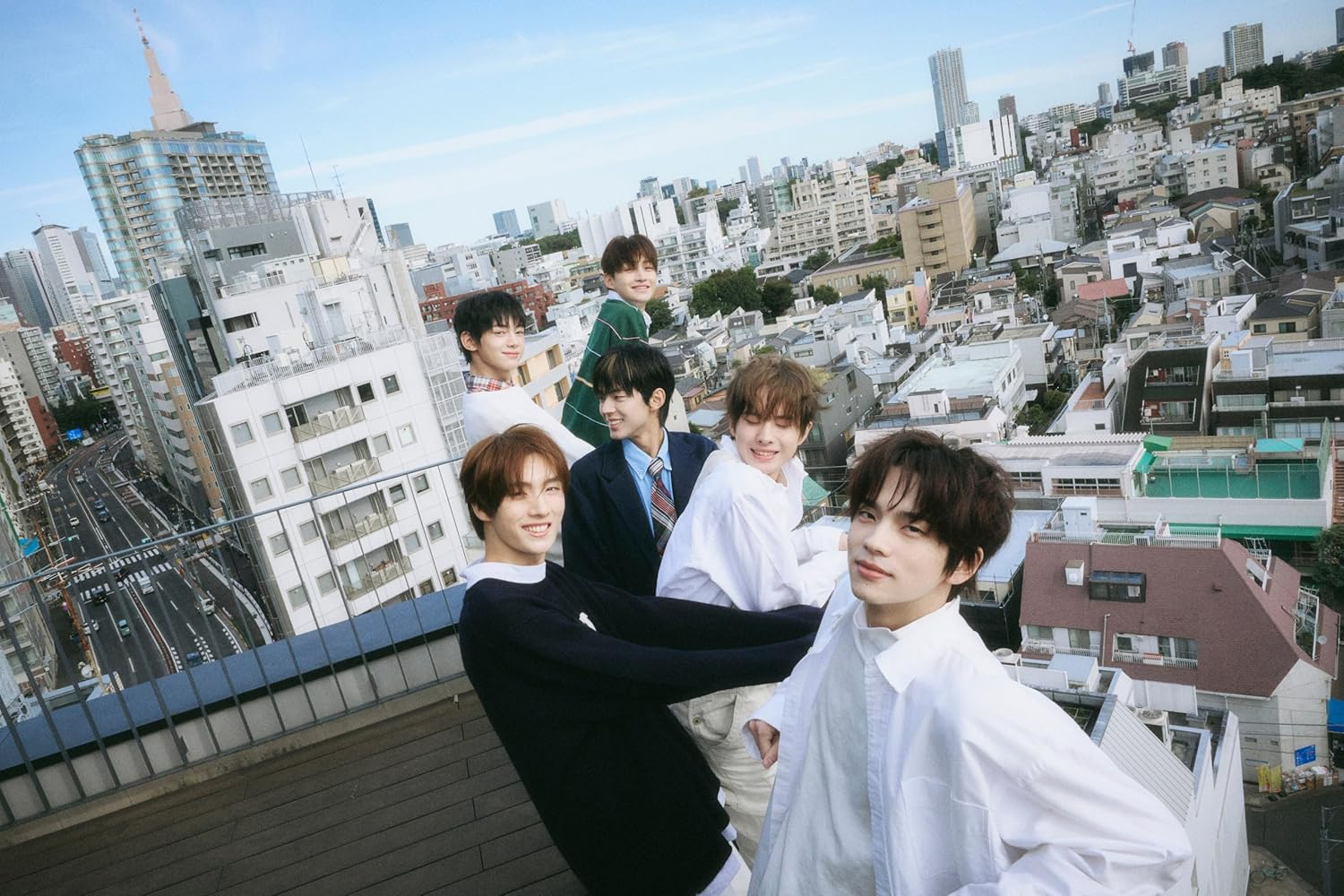 TWS Sparkling Blue 1St Mini Album Random Version Cd+120P Booklet+2Ea Sticker+1P Polaroid+1Ea Name Tag+1P Photocard+Tracking Sealed image number 1