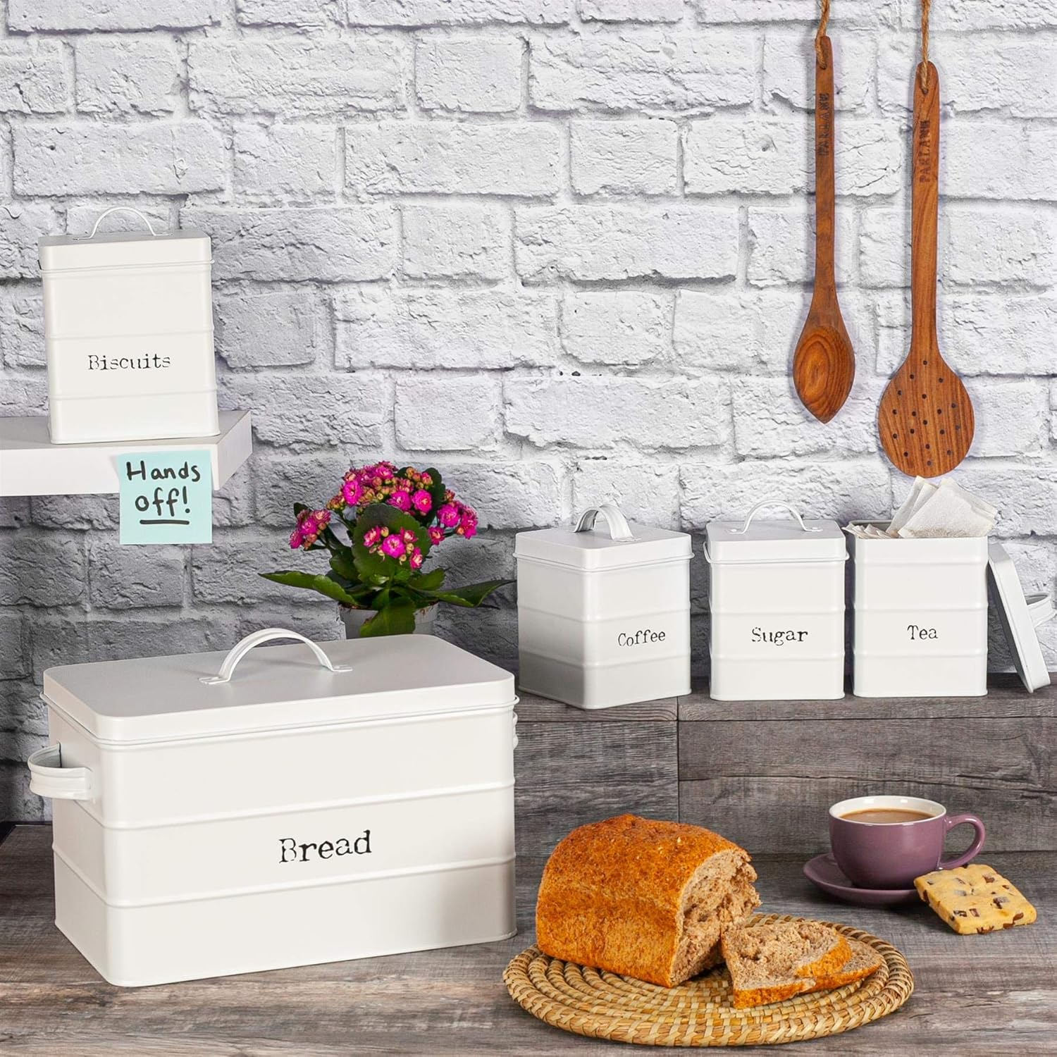 Harbour Housewares Vintage 3.5L Biscuit Tin with Labels - White - Metal Kitchen Biscuit Barrel Box Storage Bin Canister Cookie Jar Caddy Container image number 4