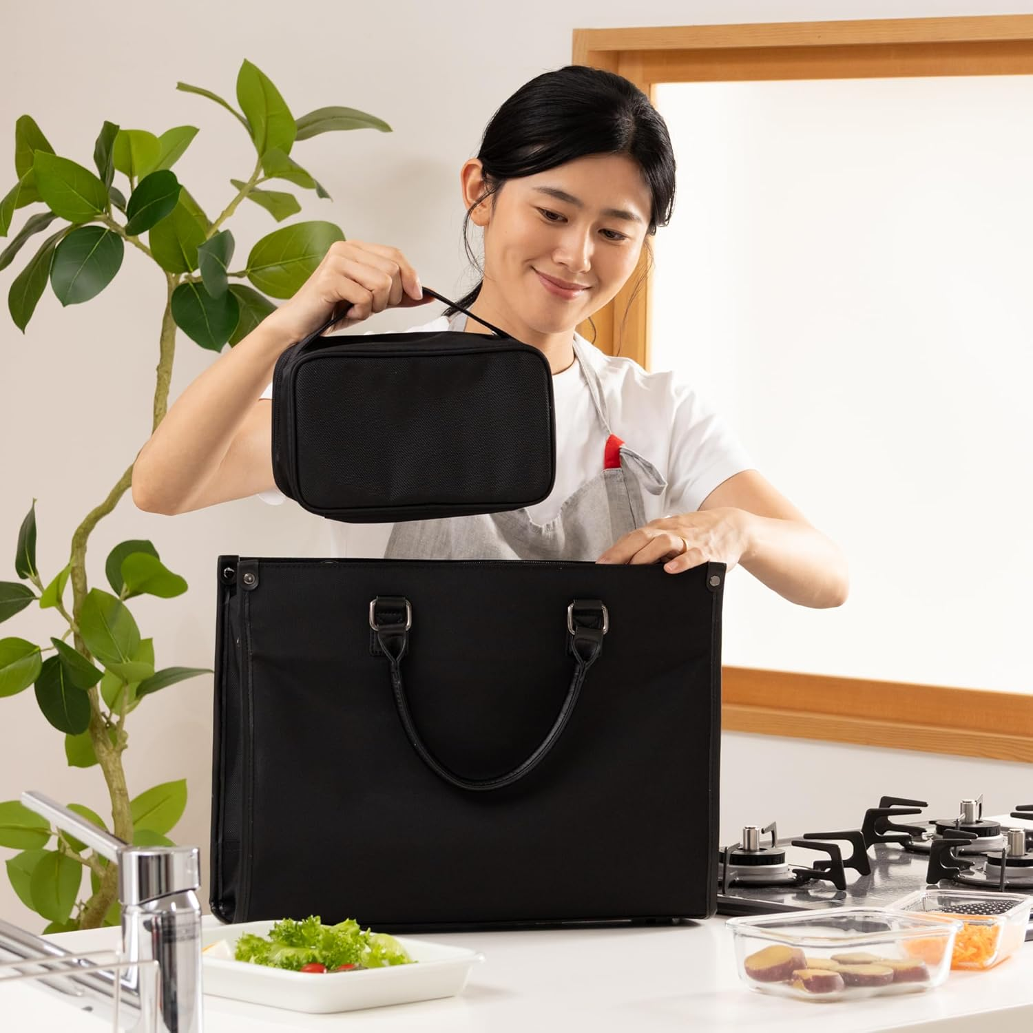 Tiger Thermos LWY-E461-K Tiger Thermos Thermal Lunch Box, Stainless Steel, Lunch Jar, Rice Bowl, Approx. 2.3 Cups, Includes Pouch, Black image number 3