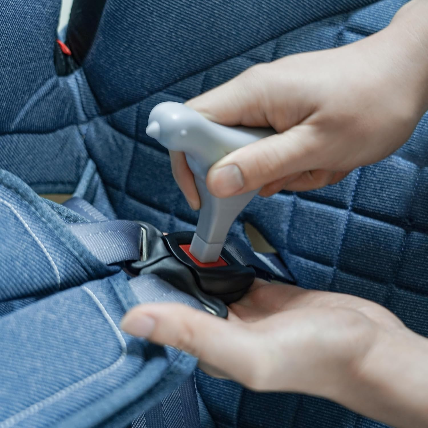 Doytn Buckle Release Tool - Compatible with Baby Car Seat, Stroller, Vehicle Buckle & Other Push Button Device - Easy Buckle Release Aid for Arthritis, Long Nails & Elderly (Pack of 1) image number 1