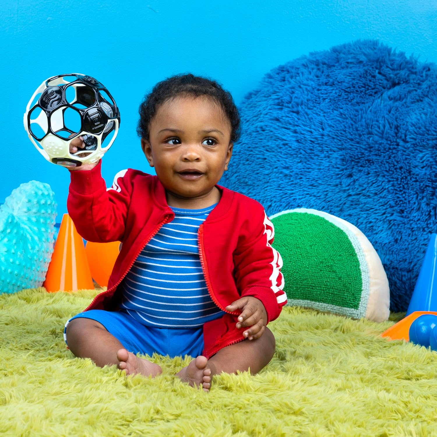 Bright Starts Oball Grippin' Goals Rattle Soccer Ball - Black & White, Easy-Grasp Toy for Newborn and Up image number 2