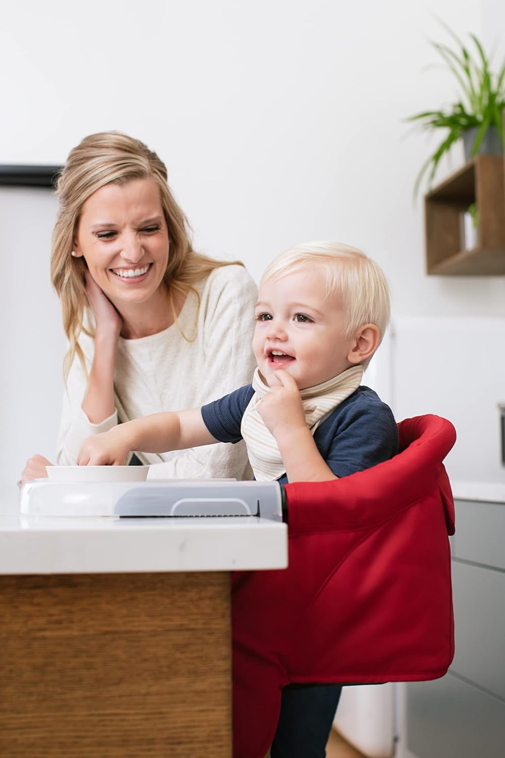 Inglesina Fast Table Chair - Award-Winning Convenient Baby High Chair - Use at Most Tables or Restaurants without Leaving Scratches (Red) - Black image number 7