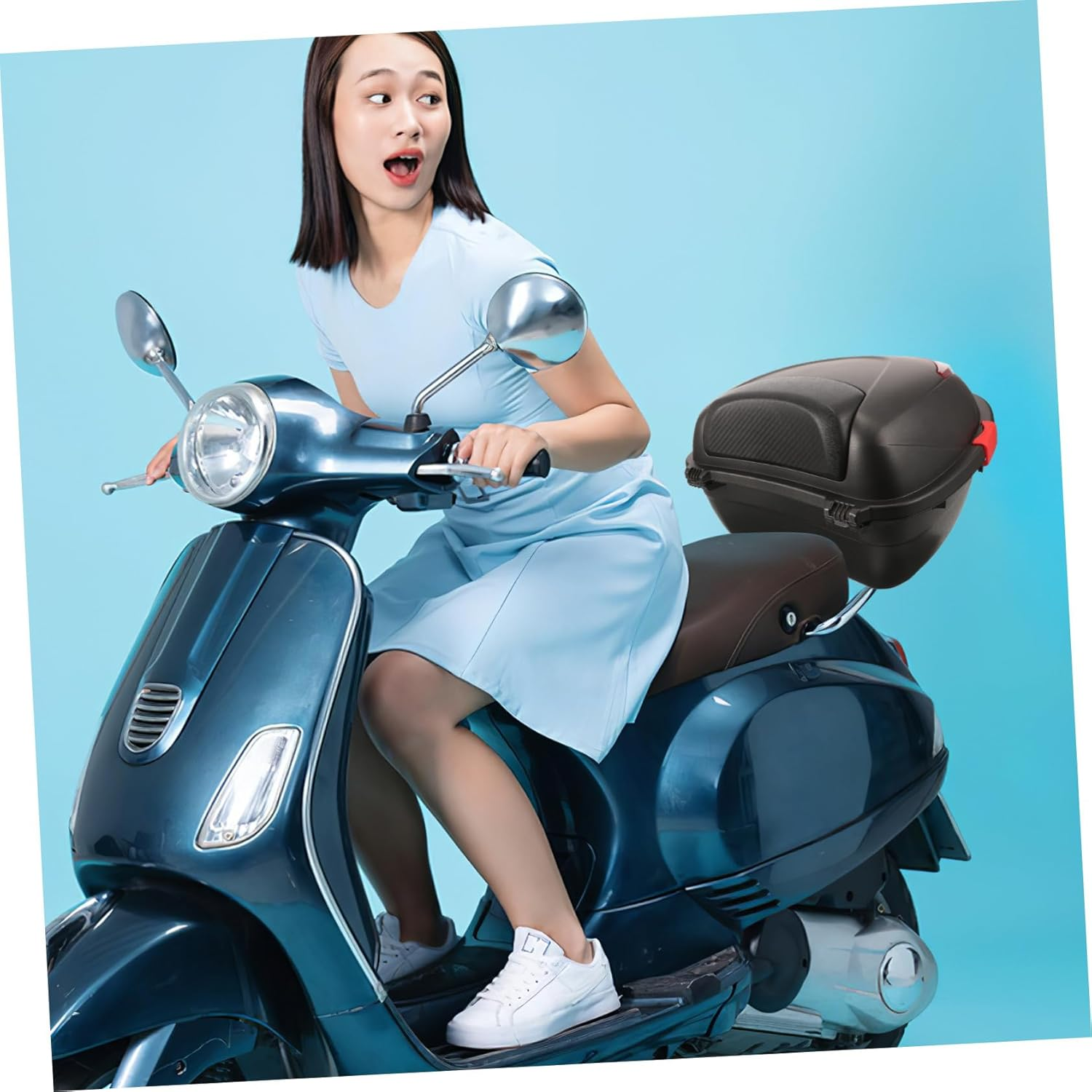 Large Capacity Motorbike Rear Storage Box Motorcycle Helmet Bag with Secure Lock and Reinforced Base for Outdoor Use Random Color image number 3