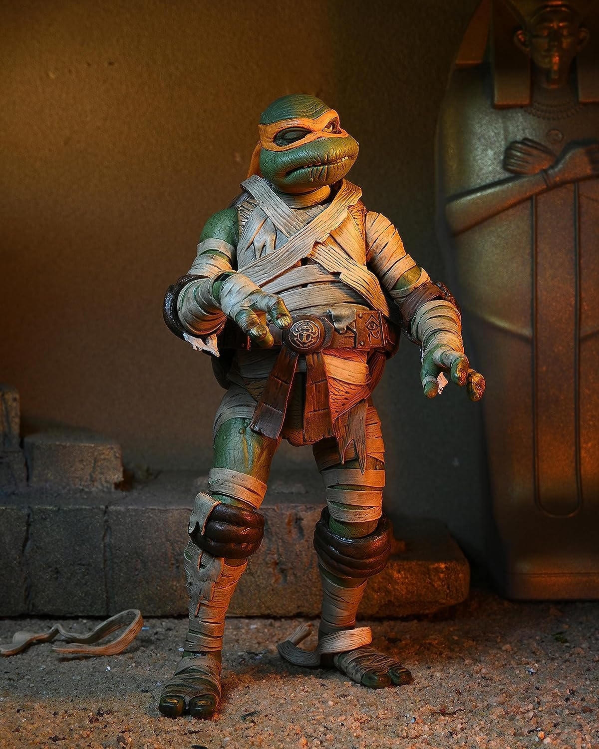 NECA Ultimate Michelangelo as the Mummy - 7" Action Figurine - Teenage Mutant Ninja Turtles X Universal Monsters - Collectibles image number 4